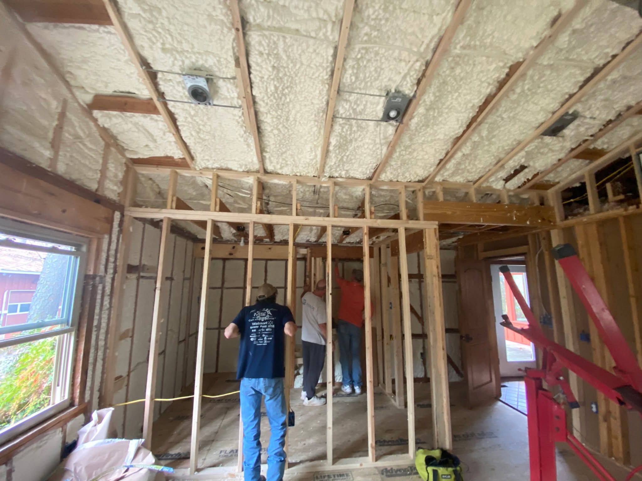 Sorry for the long pause on posts. Here are progress photos for the #beaverforkbedroom!
#abovestandardsllc #remodeling #vaultedceiling