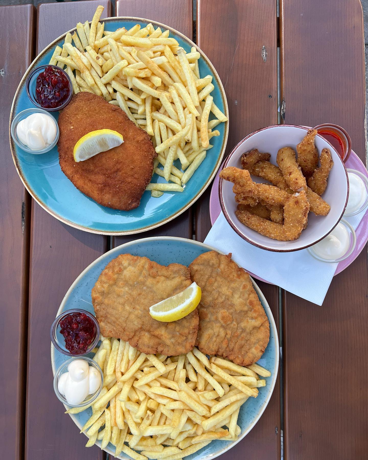 Sonntag - Schnitzeltag 😋#schnitzel #pommes #food #hellisimbiss #lecker #yummy