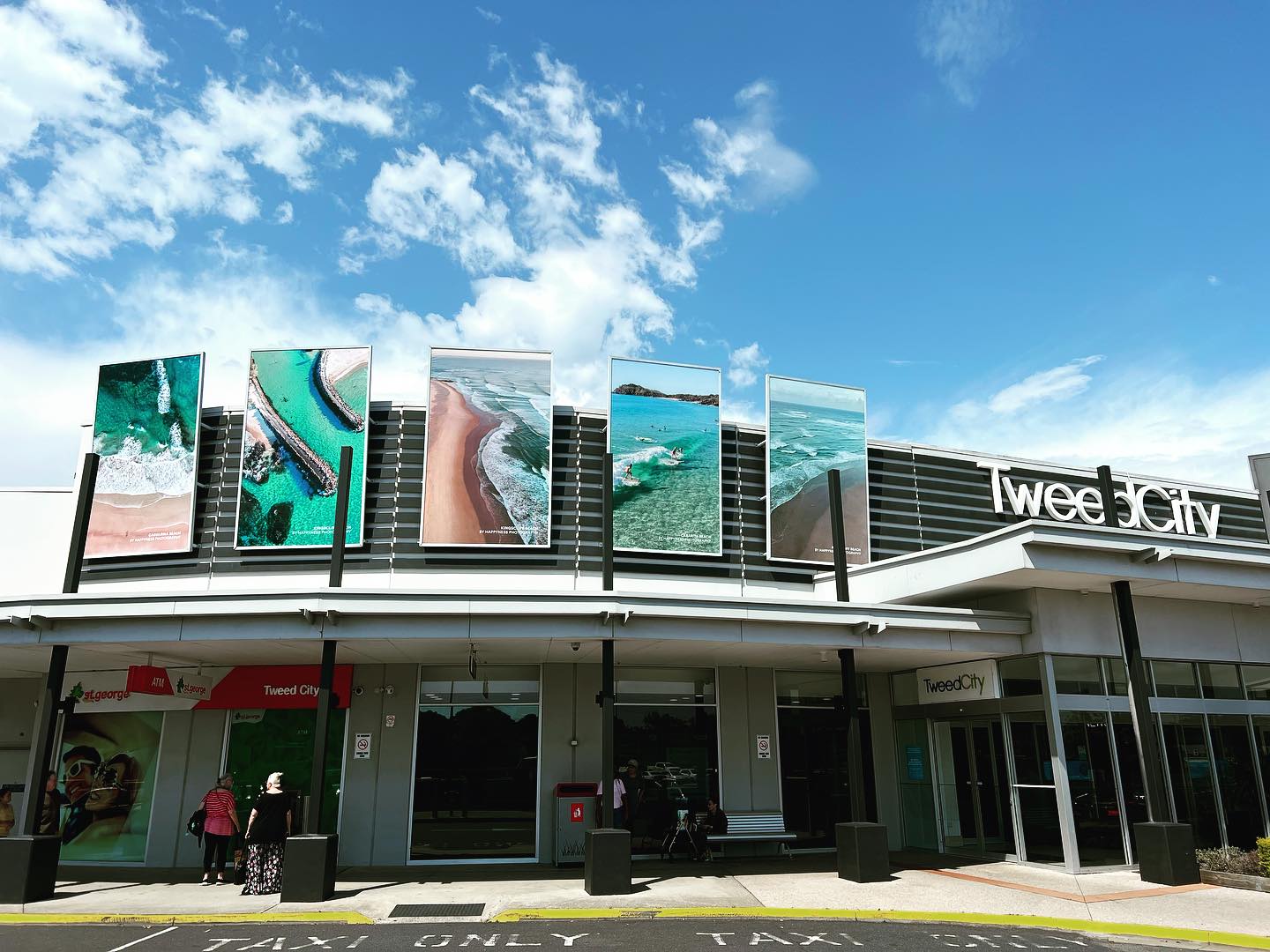 Fresh new banners for Tweed City Shopping Centre!! Supplied & Installed by our amazing team. #icsigns #tweedcityshoppingcentre #largebanners #wideformstprinting #roland #tweedheads #goldcoast #signwriter #ic_signs