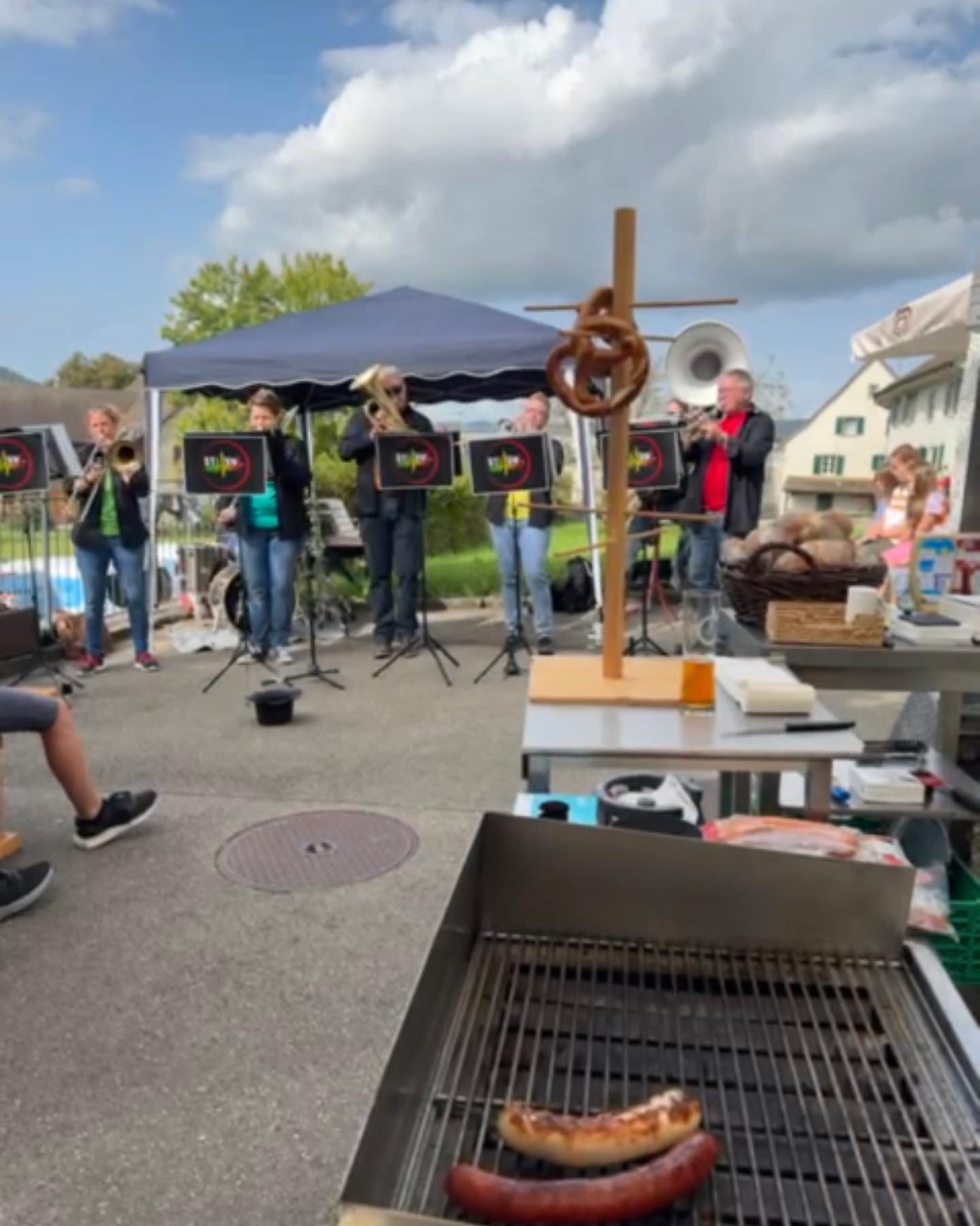 Vielen Dank an @gselligbraeu für den schönen Auftritt bei euch in Glattfelden. #livemusik #stilvol #unterhaltungsmusik