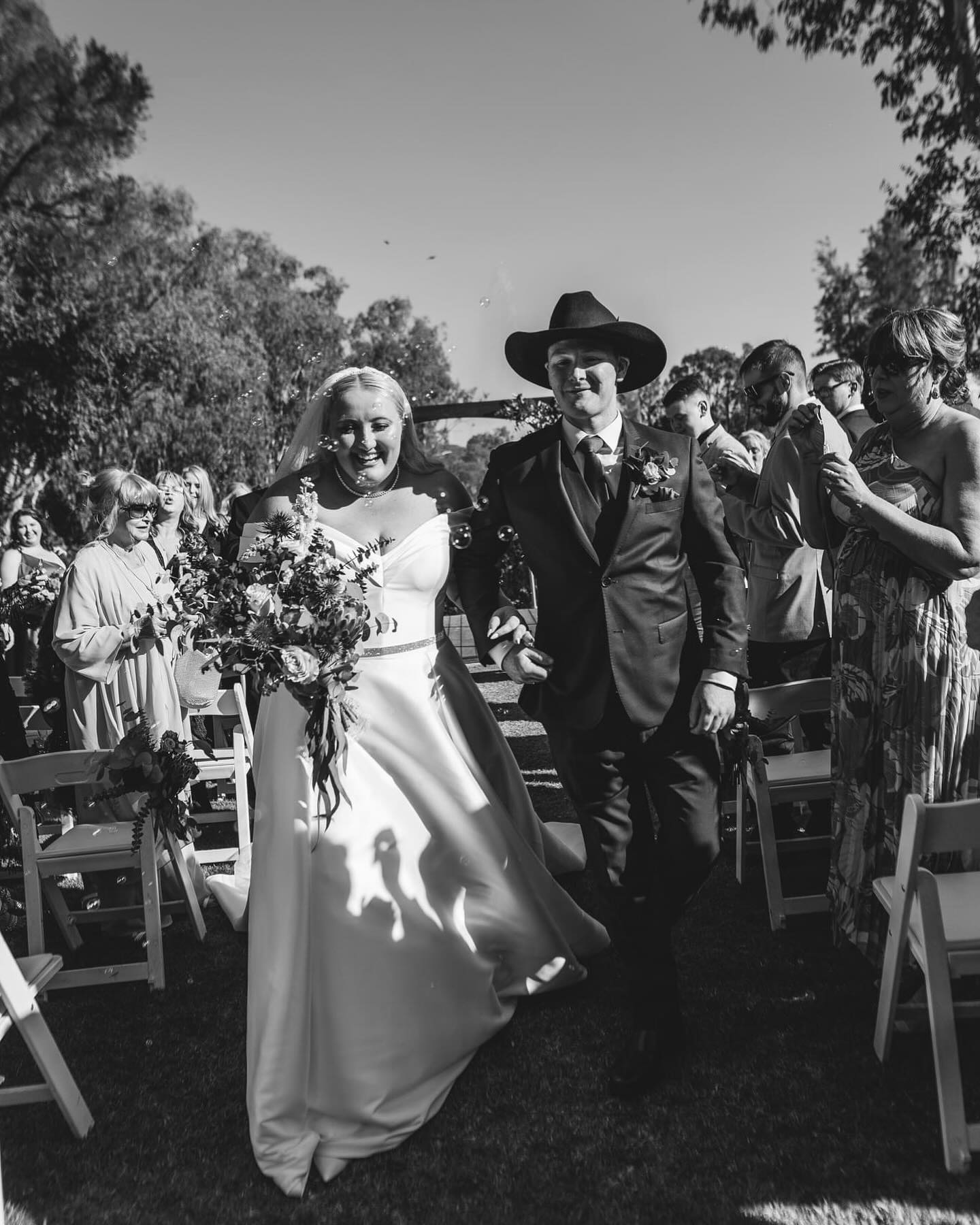 Who's getting married this long weekend? 😍
.
.
.
.
.
.
#melbourneweddingphotographer #weddingphotography #weddings #melbournephotographer #couple