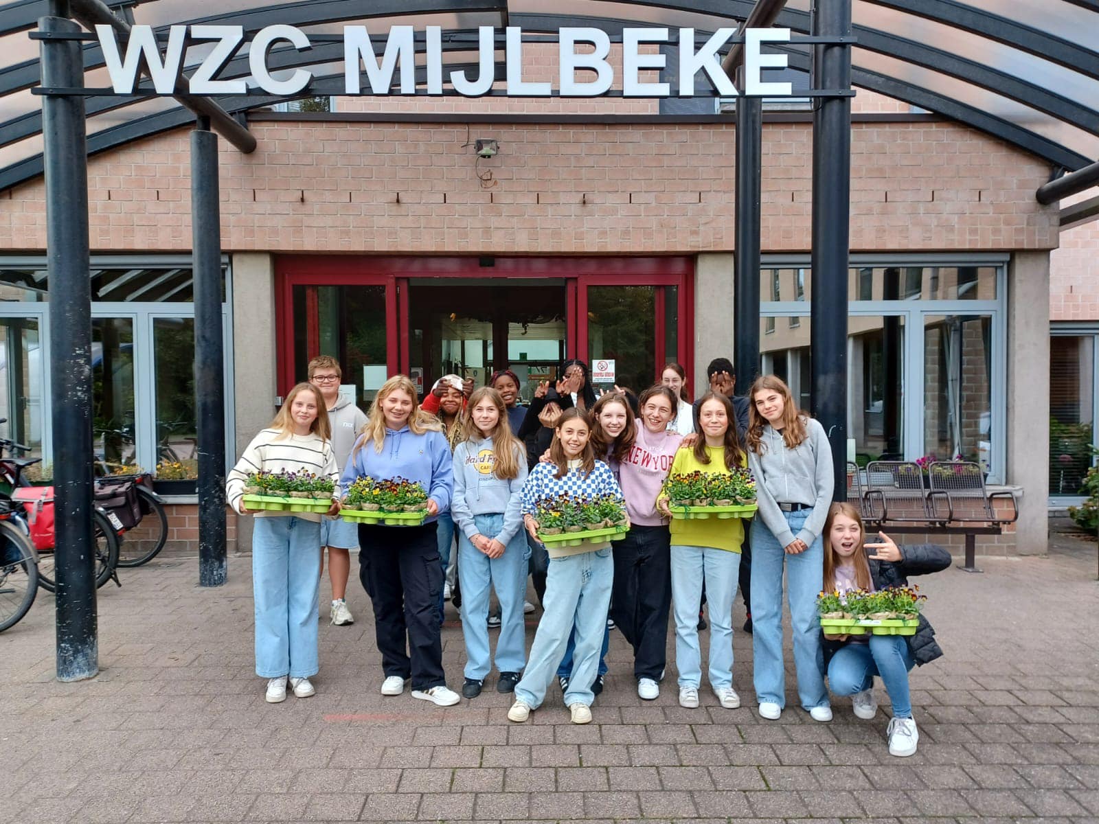 September is voorbij gevlogen! ๐คฉ Er stonden heel wat leuke activiteiten op de planning:
๐ฃโโ๏ธ teambuildings
๐ธ daguitstapjes
๐ฆ lekkere ijsjes
๐ฅฐ en nog zoveel meer!
Klaar voor de volgende maand!
#sai #saiaalst #aalst #secundair #hbo5verpleegkunde #byebyeseptember