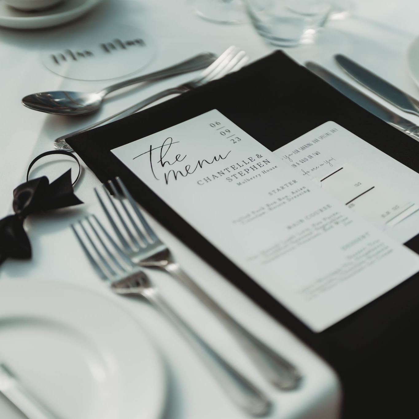 Chantelle & Stephen 6th September 2023 🌹
Stunning VIP Roses & black napkins. Stunning designs and styling items for our amazing couple.
#blackandwhitewedding #redroses #blacksatin #blackwedding #blacktie #blacktuxedo #tjdesignerweddings #coverITWeddings #weddinglouboutins #louboutin