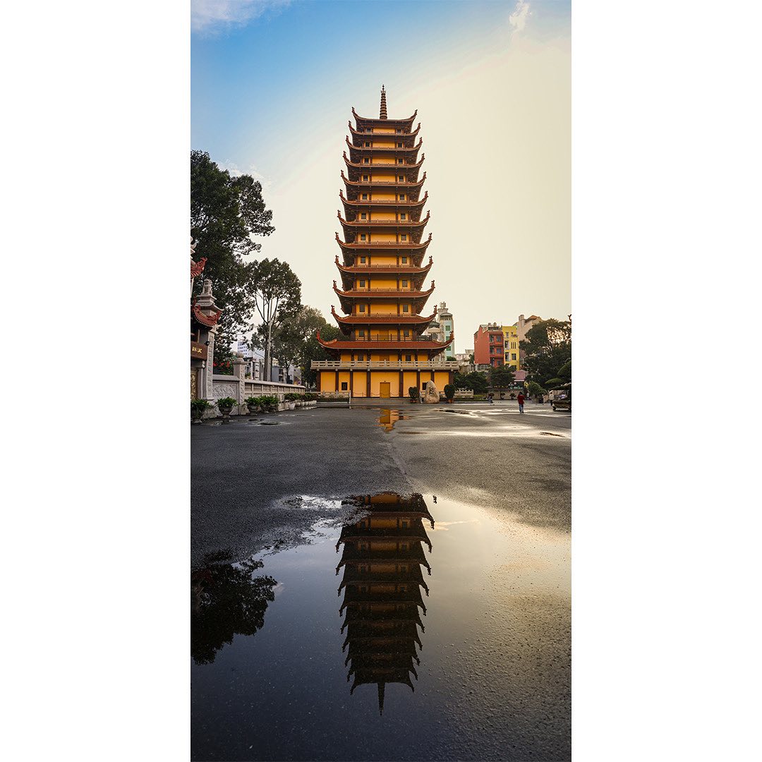 Breathtaking vertical panorama of Ho Chi Minh’s National Buddhist Temple.
.
.
.
.
#hochiminh #hochiminhcity #explorehochiminhcity #travelvietnam #travelvietnam🇻🇳 #explorevietnam #streetphotography #streetphotographyvietnam #travelgramvietnam #travelgram #vietnambuddhisttemple #vivid #vividstreet #wander #buddhisttemple
