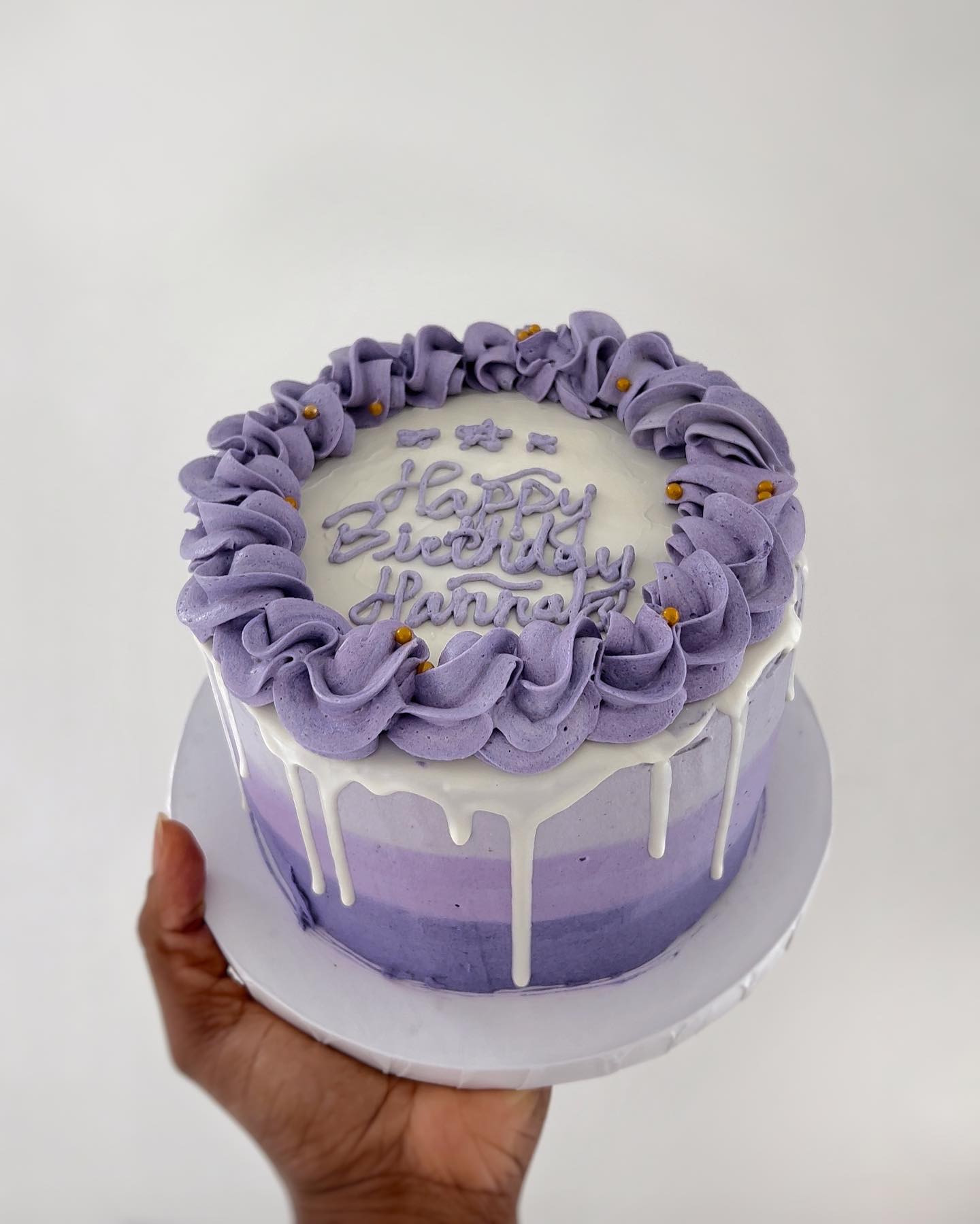 Loved making this Purple Ombré Cake!
Thank you Rebecca for trusting me to make this cake for you. Happy Birthday Hannah!
#vintagecake #heartcake #green #cake