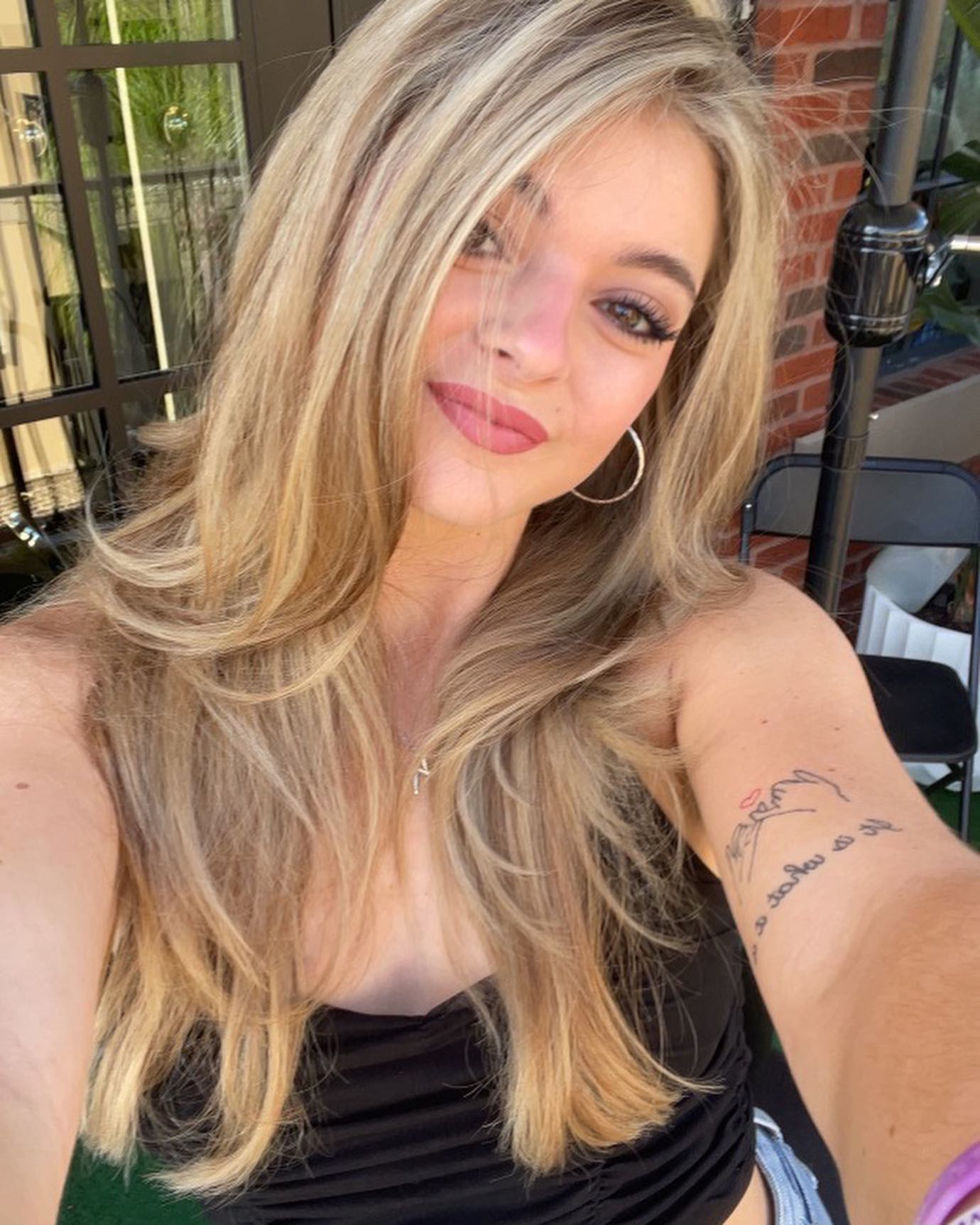 Woops. I was so busy having fun and tiktok’ing with the squad I forgot to post pics 😂
But I guess you guys already knew that ❣️
Let’s just say September did not disappoint. Oh yeah, and daddy came to town 😍🥂
#orlandohaircolor
#orlandohaircut
#orlandobridalhair
#orlandohairextensions
#orlandokeratin #orlandohair
#wintersprings #winterparkfl
#moneypiece #orlandobalayage
#ucfhair #ucfhairstylist #orlandostylist
#centralfloridahair #bde #richbabydaddy #champagnepapi