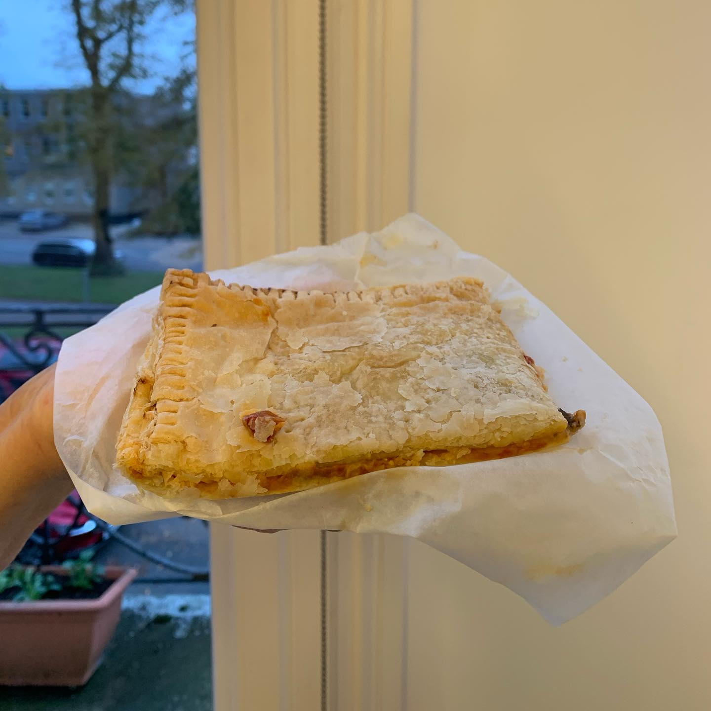 Instalment No.2 of the AT #officebakeoff
Elisa’s twist on the traditional bake off with some Spanish Empanadas! 🐟🥧
We like an out-the-box entry!
#officebakeoff #bake #make