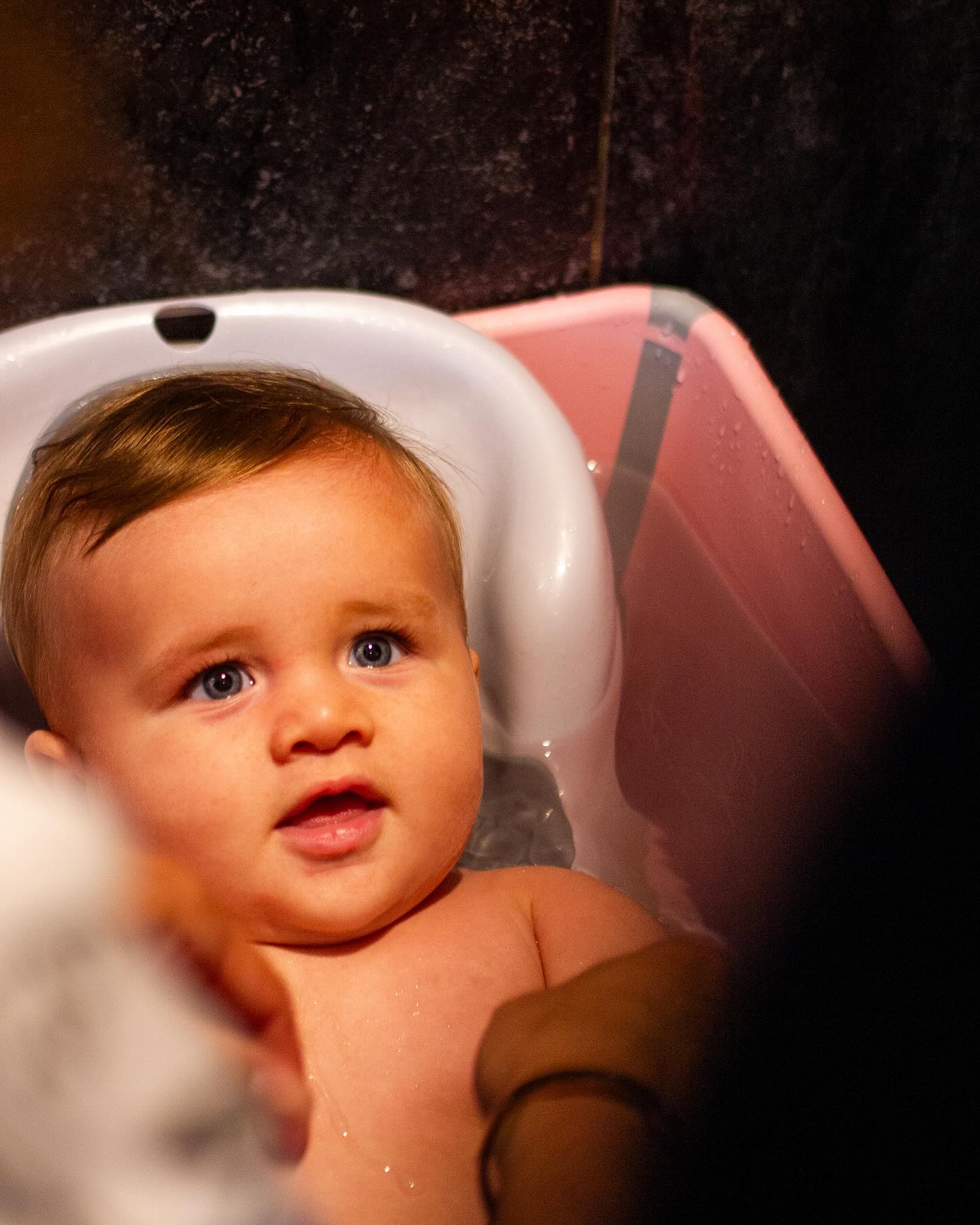 JASMINE was a delight to work with 📸
Thank you @sophiedemeny for the trust.
After the pregnancy shoot I had the honours to make pictures of the result as well 😜 and they turned out great!
Here’s a selection 🤳📷 enjoy!
#baby #babyphotography #systemcamera #lumix #laugh #bw #family #portraits