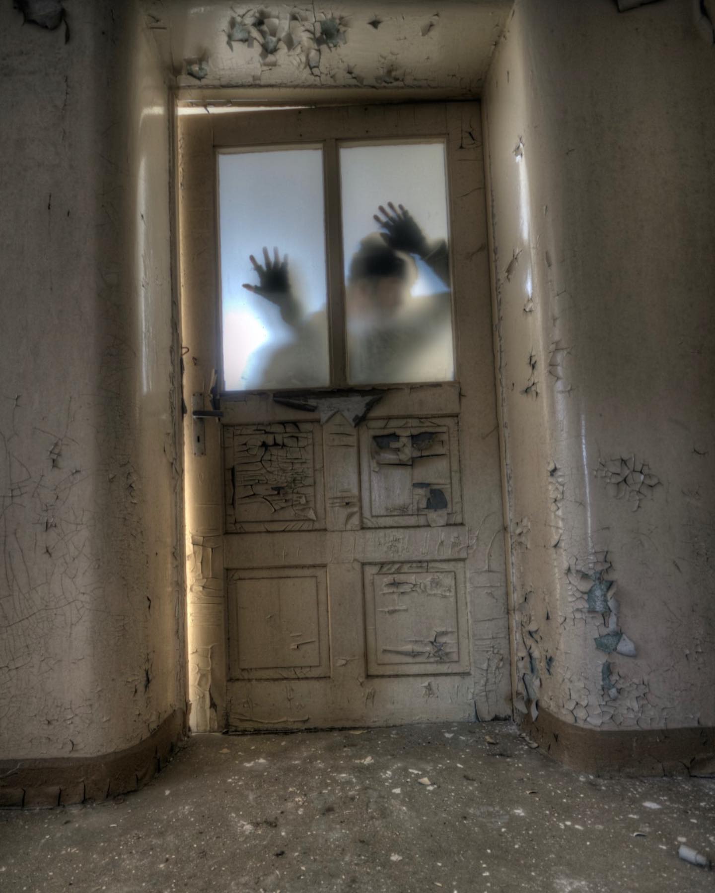 Swipe ➡️ Asking Californians to pronounce the name of our village OLLIOULES is impossible and SUPER SCARY! What a laugh 😂 Happy Halloween everyone 👀😱! Love you, Frank & Libby.
.
Models: Hilarious Frank & Libby.
Homemade videos by Stephanie
Photo by Nathan Wright
.
.
#ollioules #ollioulesmaville #ollioulescity #ollioulesmonvillage #ollioulestourisme #ollioulesvilledesoliviers #ollioulesvilledesmetiersdarts #ollioulesforever #ollioulesmairie
.
.
Book La Maison LONG****
Vacation home | Photoshoot
4 bedrooms | 6 guests
📍In the heart of the village (Ollioules, Var)
⛱ 15 min from beaches by car
⏱ Near Sanary-sur-Mer, Bandol, Le Castellet, Evenos, La Cadiere d’Azur, Toulon!
⌨ For lowest prices, book here:
www.lamaisonlong.com
.
.
Réservez La Maison LONG****
Maison de vacances | Lieu de Tournage
4 chambres | 6 personnes
📍Au cœur du village (Ollioules, Var)
⛱ 15 min des plages en voiture
⏱ Proche de Sanary-sur-Mer, Bandol, Le Castellet, Evenos, La Cadiere d’Azur, Toulon!
⌨ Réservez ici (prix les plus bas) : www.lamaisonlong.com
#lamaisonlong #maisonlong #ollioules #sanarysurmer #vacationhome #slow #slowliving