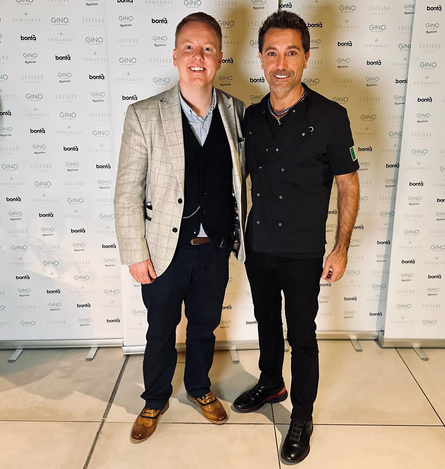 Great to be back with the main man last night entertaining at his restaurant in Liverpool.
And despite what people say, I am slightly taller 👀 😂.
Special thanks to @jemmasteel 🙏🏼
Vivendo il sogno 🇮🇹