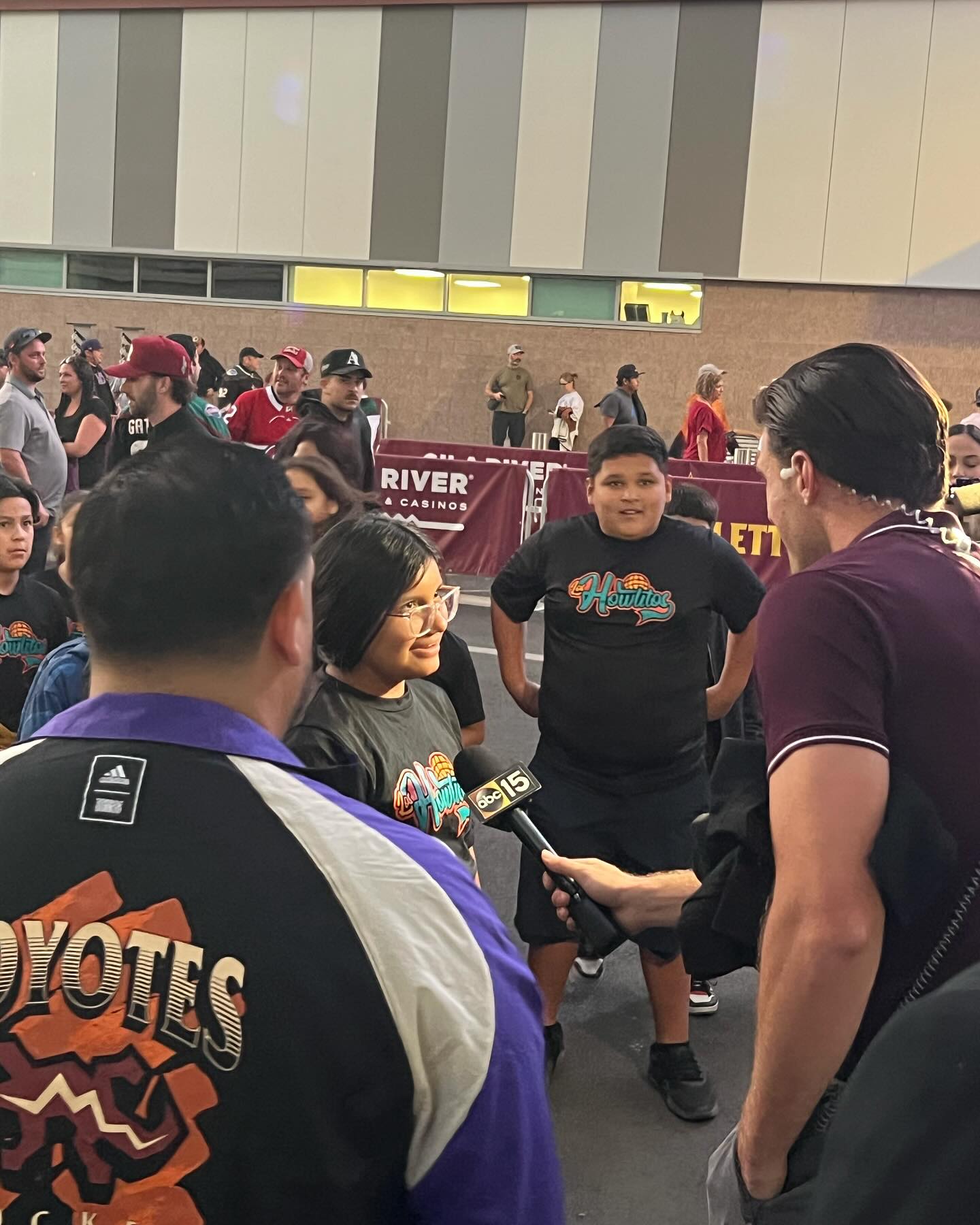 Last Thursday our Howlitos were given an experience of a lifetime! Being able to high five players, see them play on the glass and being live on the Jumbotron is something they will never forget! Thank you to the @arizonacoyotes organization for making this happen and we hope we continue to partner with you in the future! #unbelievable #phoenixarizona #mulletarena #nhl #arizonacoyotes #charterschool #friendlyhouse
