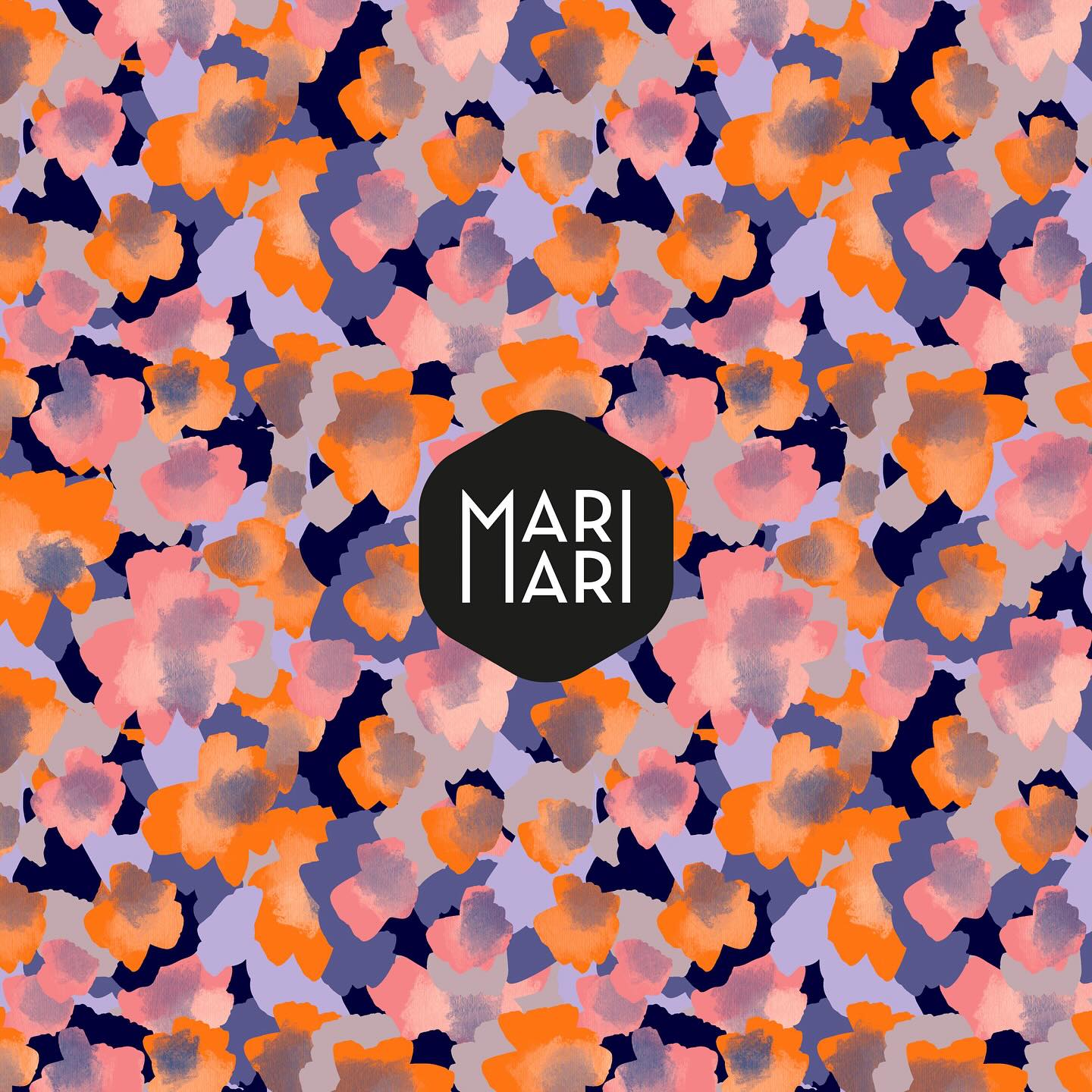 Flower power🌸
We are currently working on a lot of things at the same time, it remains exciting. We’ll be online very, very soon…hopefully👻
📸Cleo vermij
📸malicki-m beser
#studio_marimari #printstudio #textilestudio #textiles #fashionprint #pattern #textileprint #patterndesign #trend #colour #surfacepattern #printdesign #printtrends #fashiondesign #fashiontrends