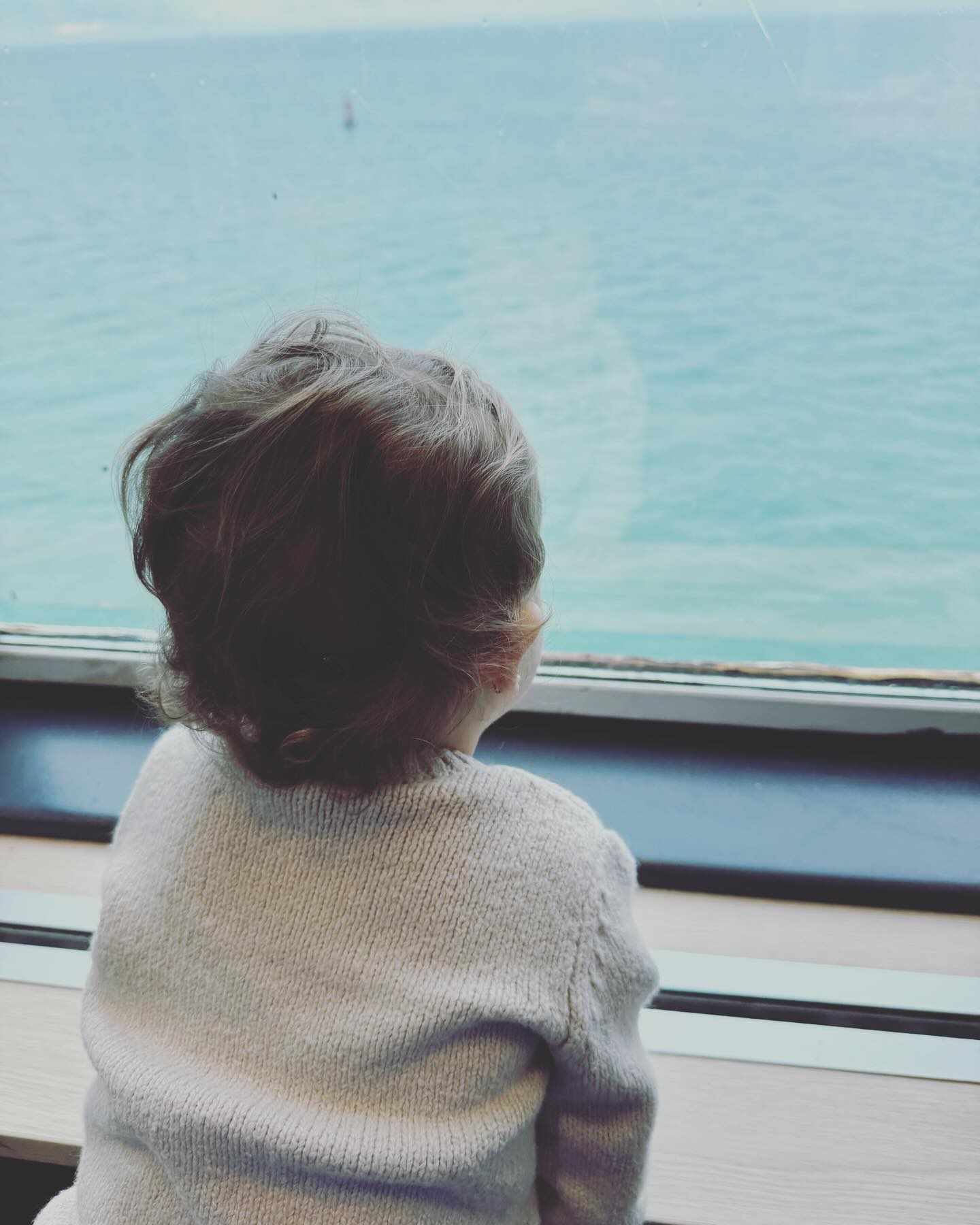 ✨Viver a vida a apreciar os pequenos momentos! ✨Este é um dos lemas do conceito de Mindfulness, a aproveitar o momento presente!
A minha princesa fez a primeira travessia de barco e adorou a viagem a Bruges, na Bélgica 🇧🇪.
Quase 15 mesinhos (+ os 9 meses na barriguinha da mãe) deste amor! 💛
🇬🇧Learning how to appreciate the little moments and the present moment, one of the concepts of Mindfulness! ✨
My adorable daughter did her first crossing by boat and loved our trip to Bruges, in Belgium 🇧🇪.
Almost 15 months (+ 9 months on mummy’s tummy) of this love! 💛
#mindfulness #motherhood #appreciatethelittlethings #mãe #filha #meditação #maternidade #viveravidaintensamente