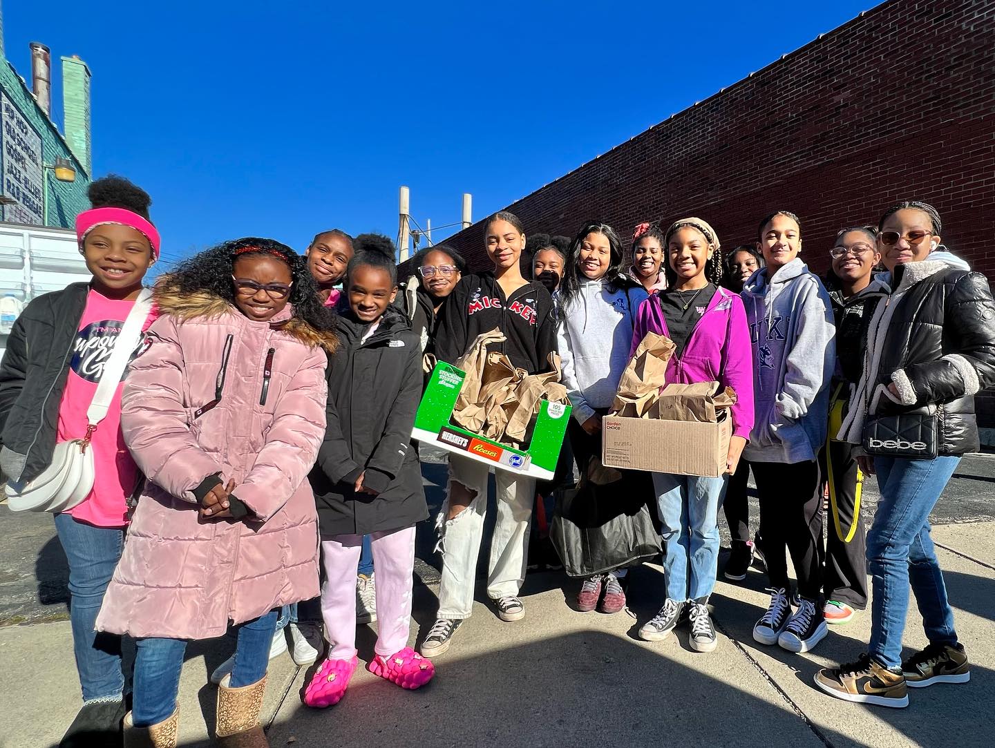 We had an impactful day making food for our Buffalo Neighbors and stocking our local @buffalocommunityfridge! We had so much fun meeting new people and serving our community TOGETHER!!!