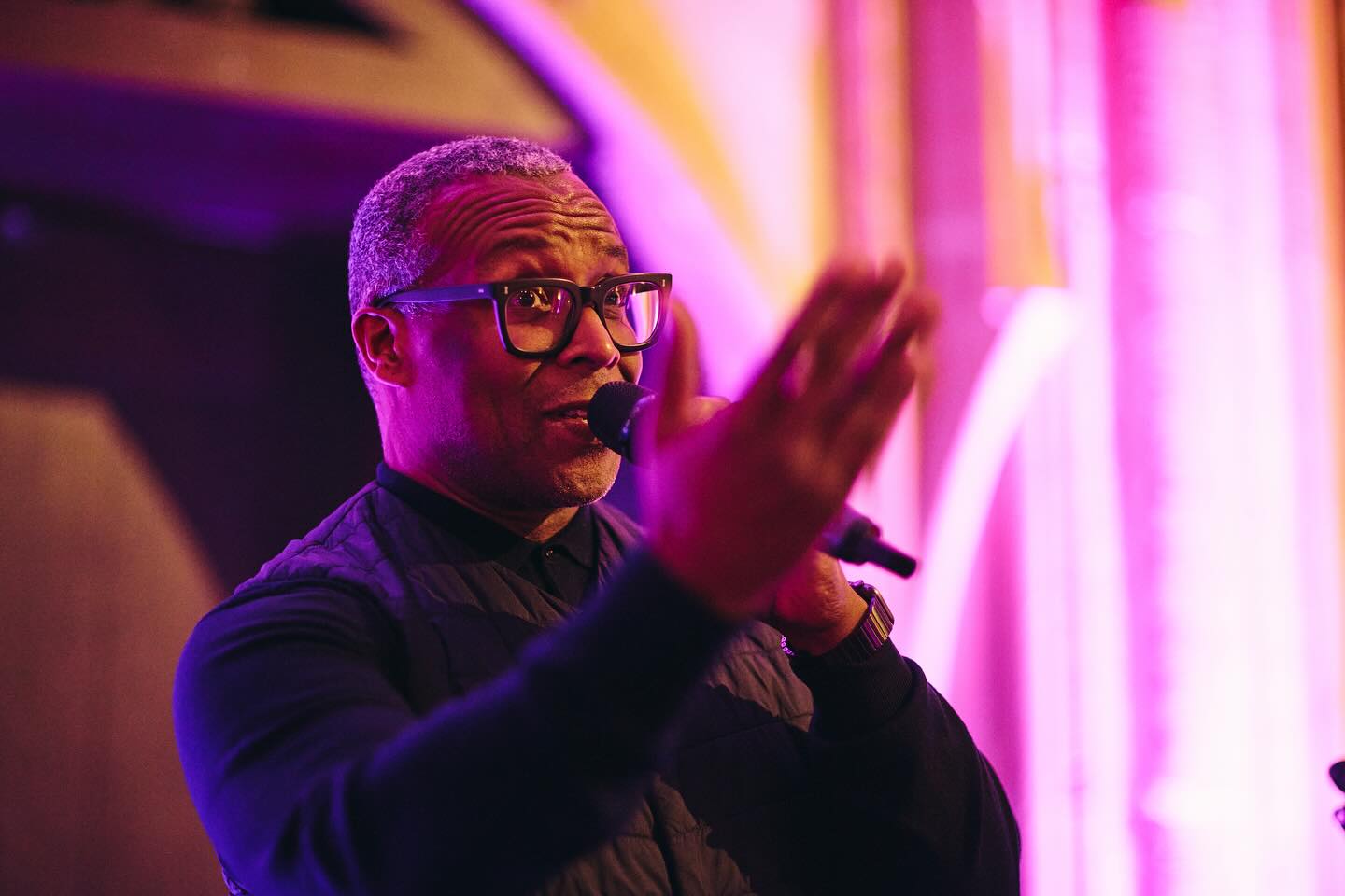 It’s not often I make an appearance on this grid, tend to sit back and let the team do their thing and get all@the love. Stepped out for a corporate last weekend at the gorgeous Divinity School, and had to introduce the Queen of the night and her staff. Loved it, just a shame we couldn’t have gone on longer. The Tog caught me in a couple of nice shots…. I was even smiling, so I must have been proper comfortable. Oh, and here’s the feedback: ‘Hi Tony. Hope you’re doing well. Attached are two photos the photographer took of you at our dinner event last Friday! You look great! Thanks again for everything! Kind regards, Jennifer’ I was happy, they were happy, let’s all be #happy #sugarbumps #djs