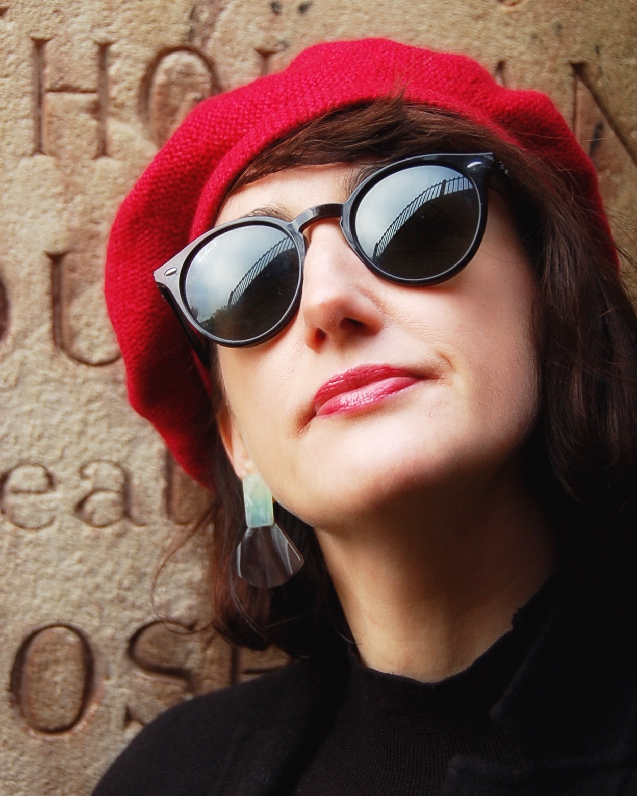 The Timeless Allure of the French Beret!
Berets are a great fashion staple in a curated capsule wardrobe. They are timeless, classic and elegantly chic for all ages, adding sophistication to any outfit and a fabulous way to express your personal style.
My gorgeous client wears a beautiful cool red in light weight material. Perfectly matched to her personal colour & style preference.
Styled by Wilma @wgimage
📸 @wgimage
#hat
#beret
#ootd
#outfit
#stylecoach
#imageconsultant
#colour
#style
#colour
#capsulewardrobe
#personalshopper
#virtualstylist
#wardrobestylist
#lookbook
#stylebook