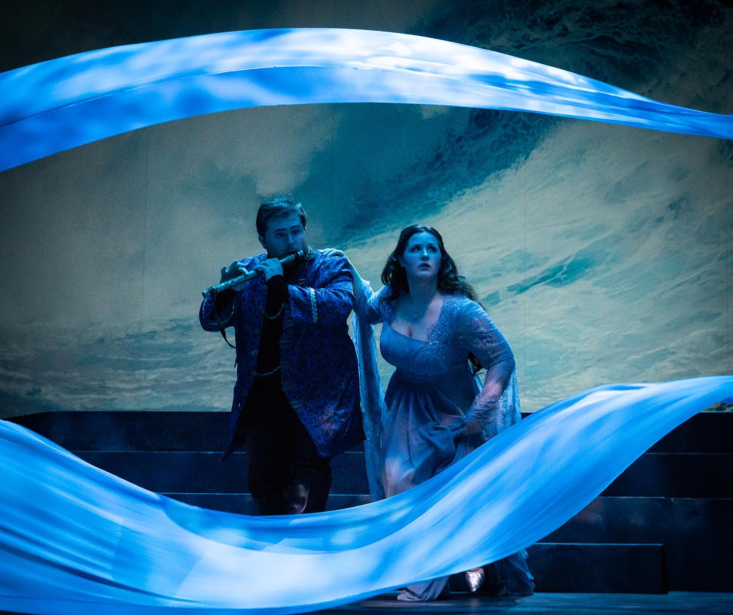 Happy to share that our Spring 2023 production of “The Magic Flute” at Portland State University School of Music & Theater (@psu_somt) was just awarded 3rd Place in Division IV of their 2022-2023 Production Competition by the National Opera Association! @nationaloperaassociation
It was the most thrilling experience to serve as the Assistant Conductor & Principal Cellist to this incredible work and am so proud of the hard work from all the cast & crew, along with everyone on our production team for all those weeks leading up to our shows.
I still remember all our wonderful rehearsals with the orchestra alone, along with leading multiple vocal and staging rehearsals where everyone gave it their all every time, no matter how demanding, and am still so inspired today by those experiences whenever I’m on the podium.
Bravo everyone!!! 👏🏽👏🏽👏🏽
https://www.noa.org/competitions/opera-production/2022-2023-winners.html