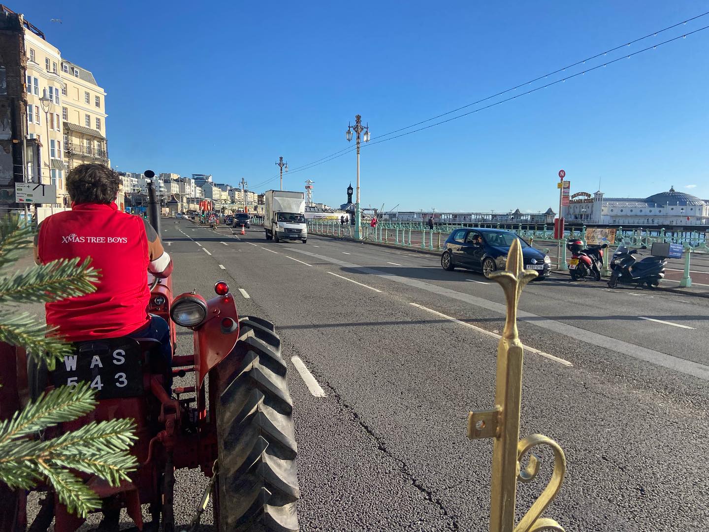 We are out for deliveries today on our tractor and sleigh, remember we deliver everyday to Brighton & Hove for FREE 👉www.thexmastreeboys.net 🌲
