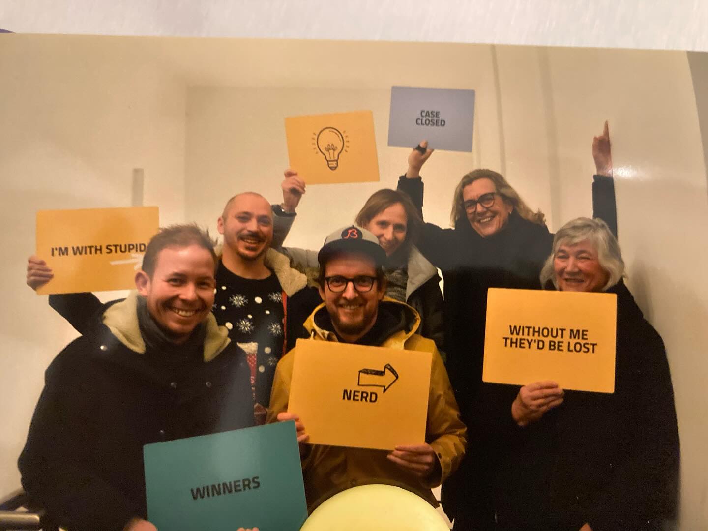 Am vergangenen Wochenende hatten wir PhysioLotsen unsere Weihnachtsfeier. Erst waren wir erfolgreich im Escape Room und danach super lecker Tapas essen und den Abend ausklingen lassen. Vielen Dank für einen tollen Abend mit wunderbaren Menschen! 🎄⚓️
#diephysiolotsen #jinglebells #physiotherapie #bestesteamderwelt #wedel #holm #hamburg