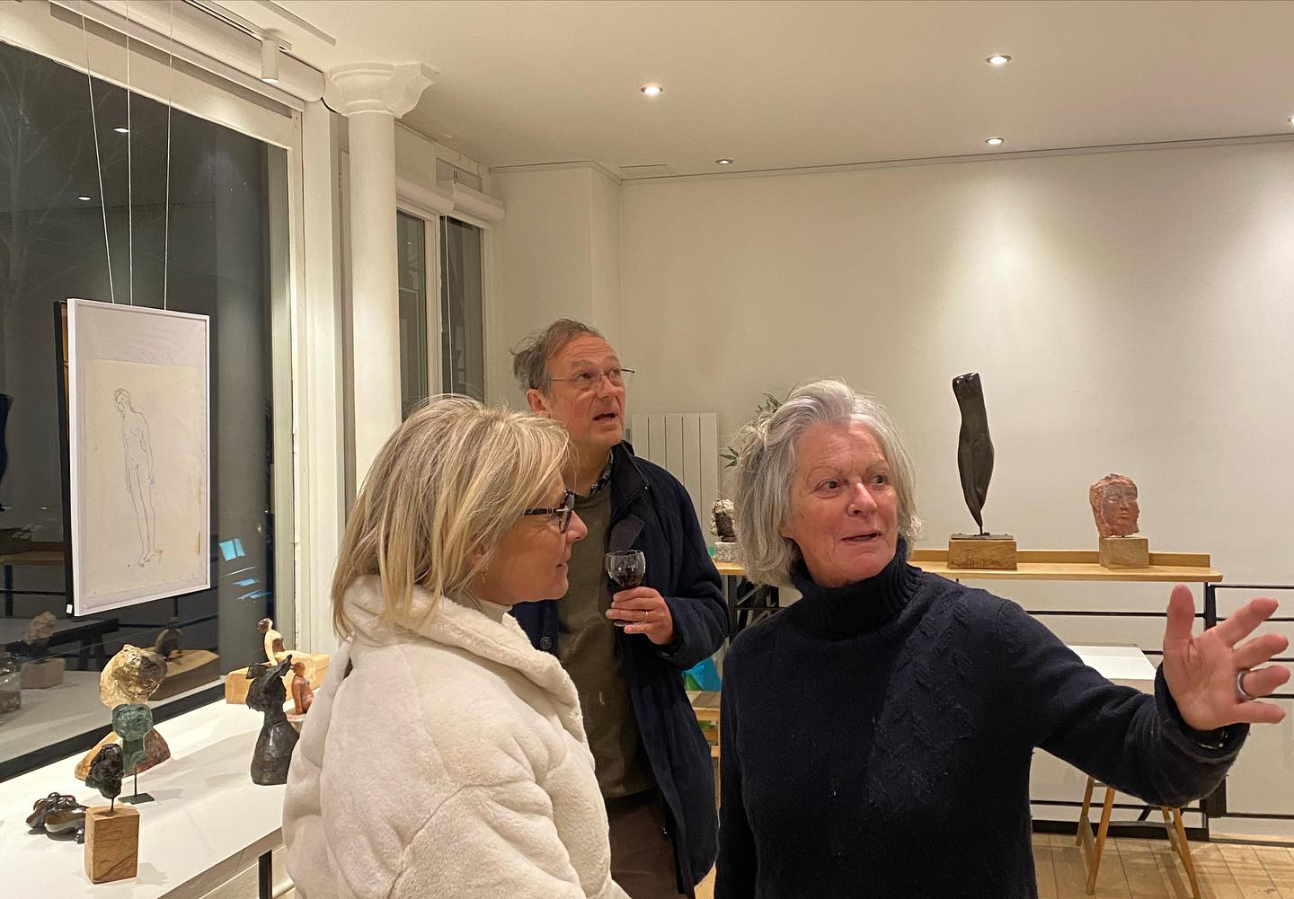 Merci @carolinelangloismeurinne pour cette belle exposition dans notre lieu 🙏
#expositionart #neuilly #sculture #dessin