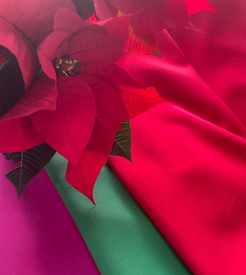 Weave a story together this festive season!🌺….Feel it …..wear it…
.
.
.
.
.
#festivefabrics#dubaifasion #uaefashion#abayafasion #qualityfabrics #crepefabric #satinfabric #uaetextilemarket #dubaitextiles #fabricstore #wholesalefabrics