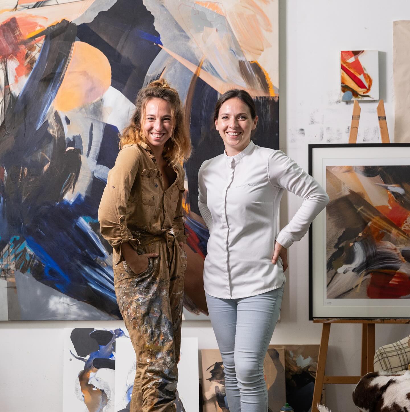 Culinary meets Art mit @marietheresmadani ✨
das Ergebnis von monatelanger Zusammenarbeit: vom ersten Treffen und Ideenaustausch im Atelier, über Foto- und Videoshooting bis zum eigentlichen Event @culinarymeetsart im letzten Monat in Wien - unglaublich, welch Atmosphäre die Verbindung von zwei so schönen Künsten schaffen kann 🧡
Danke @marietheresmadani für die tolle Zusammenarbeit!
Photo @stokesixagency
#popup #restaurant #gallery #exhibition #culinarymeetsart #popuprestaurant #popupgallery #kunstundkulinarik #ausstellung #wien #finedining