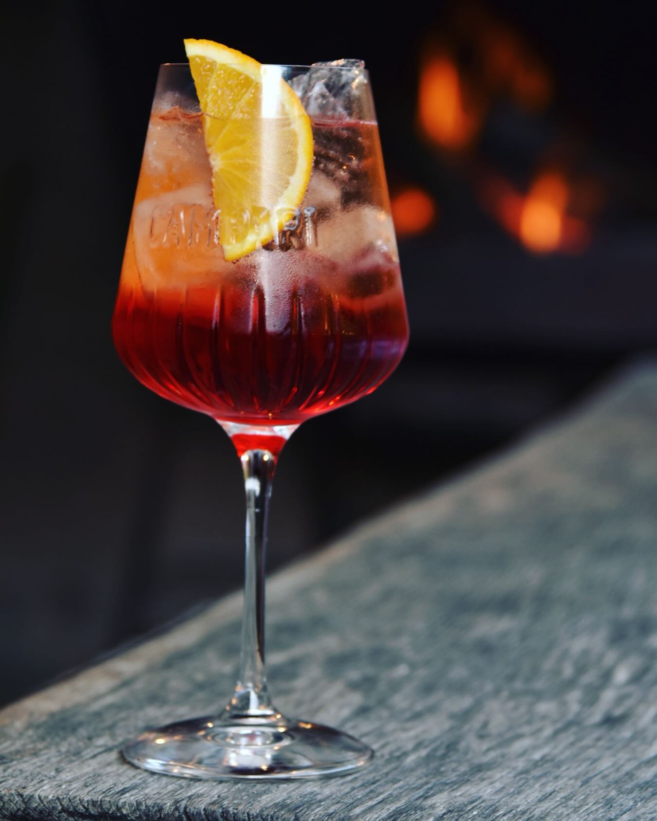 Ce soir on met à l’honneur notre Aperol Campari, plus de peps et avec cette couleur de rouge qu’on aime tant ! ♥️♥️♥️
🎄
♥️
📍Rue des Récollectines, 7 6940 Durbuy
#campari #camparisoda #aperoltime #aperolspritz #aperol #bardecoration #durbuy #durbuybelgium #aperotime #redcolor #redalwayswins #christmas #christmasdecor #babyitscoldoutside #outside_project #jardindhiver @camparibelgium ♦️