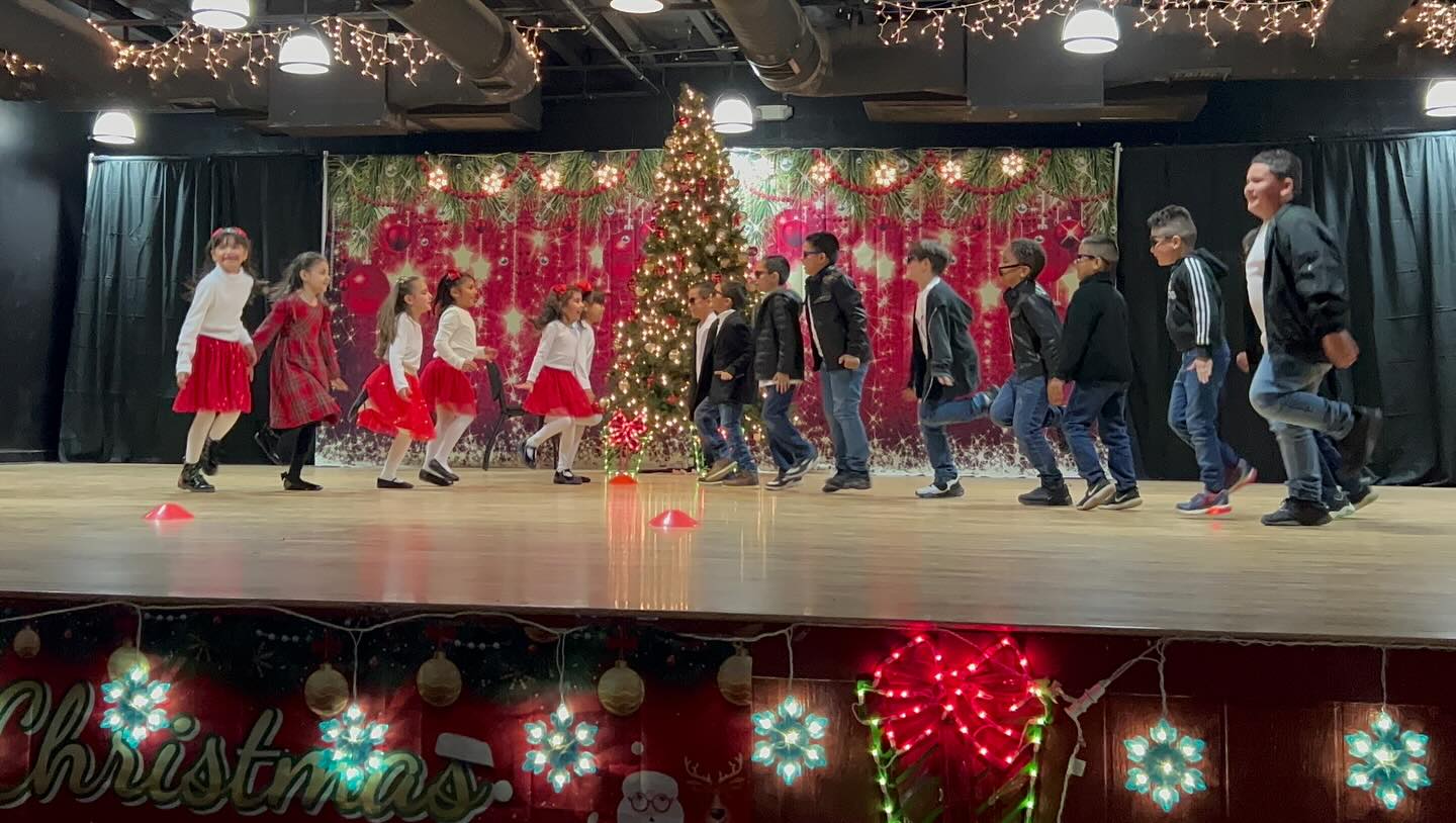A truly SPECTACULAR evening at ADP! It was so wonderful to have all the ADP families and community back on campus for our first Winter Wonderland Performance since 2019 🤩 Thank you to all of our INCREDIBLE students, teachers and staff for making all of this happen! And thank you to the parents and our community for joining us on this amazing night #christmasperformance #tradition #friendlyhouse #elementaryschool #phoenixcharterschool #adpeagles
