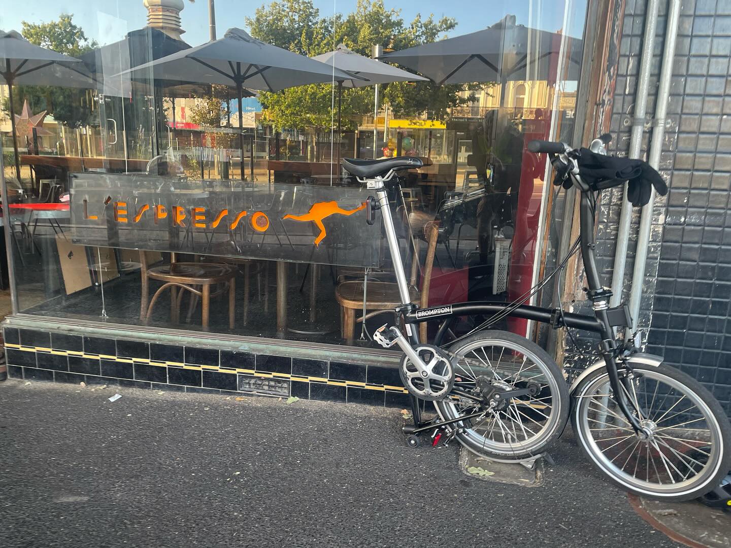 Had our Friday coffee ride this morning and why not take The Brompton.. Much fun was had 👍👍.
.
.
.
#bromptonaustralia #bromptonbicycle #lovebike #coffeeride #ballarat #cycle #545 #ballaratcyclecity #cyclecity#groupride #bromptonlife