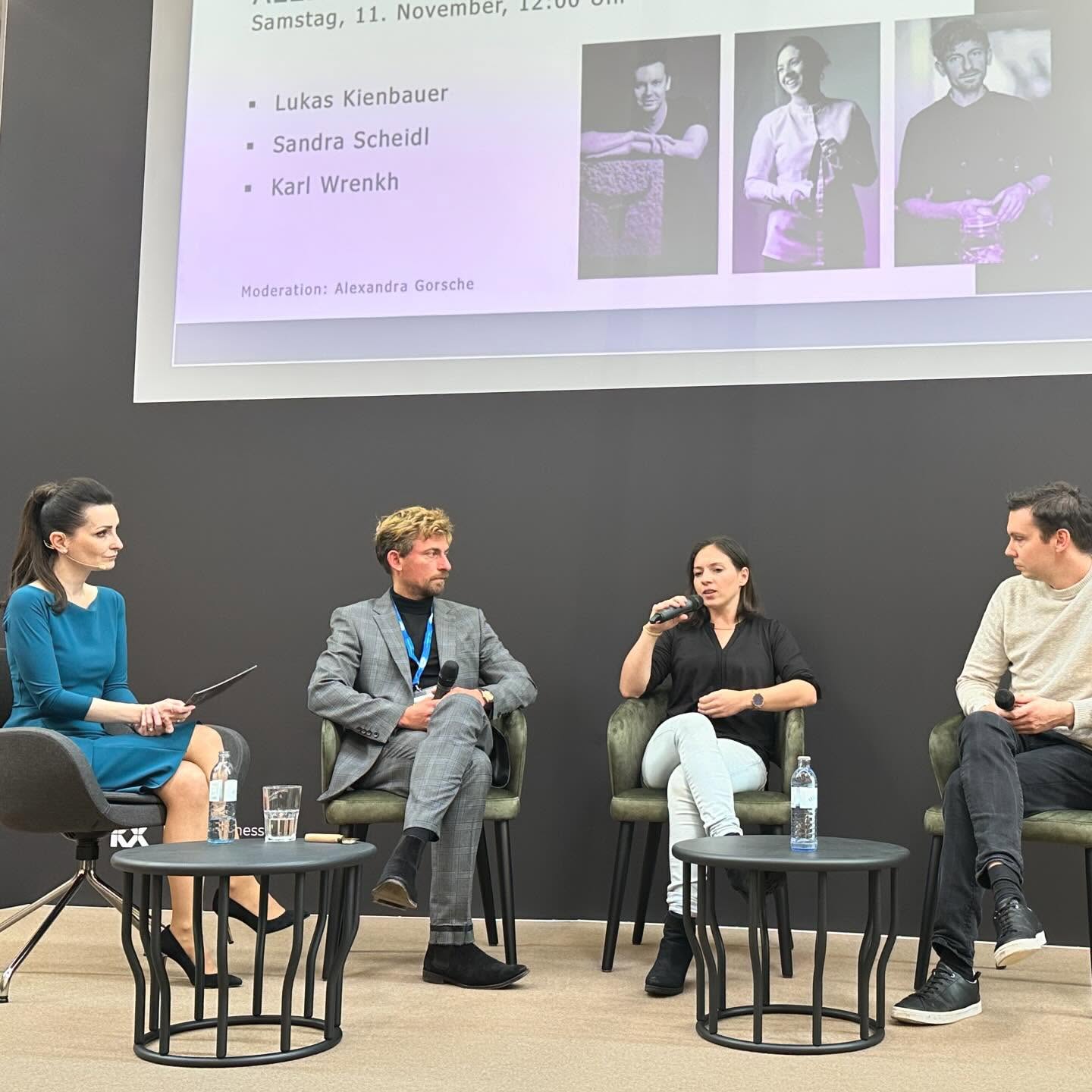 Favourite moments november & december ✨
.
1. Panel mit @alexandragorsche , @lukas.kienbauer und @wrenkh auf der @gastmesse
2. #femalepower auf der @gastmesse
3. masterclass mit @metro_oesterreich
4. „kunstvoll genießen“ mit @wmfprofessionalhotelequipment und @luismorales.art
5. 10 jähriges Maturatreffen 🫶
6. Culinary meets Art in Wien mit @marietheresmadani
7. Obertauern @places_by_valamar Eröffnung mit @indeed_vienna
8. endlich christkindlmarkt - zeit
9. .. und Knödelzeit 🧡
Fotos 4&6 @stokesixagency 💙
#throwback #november #december #photodump