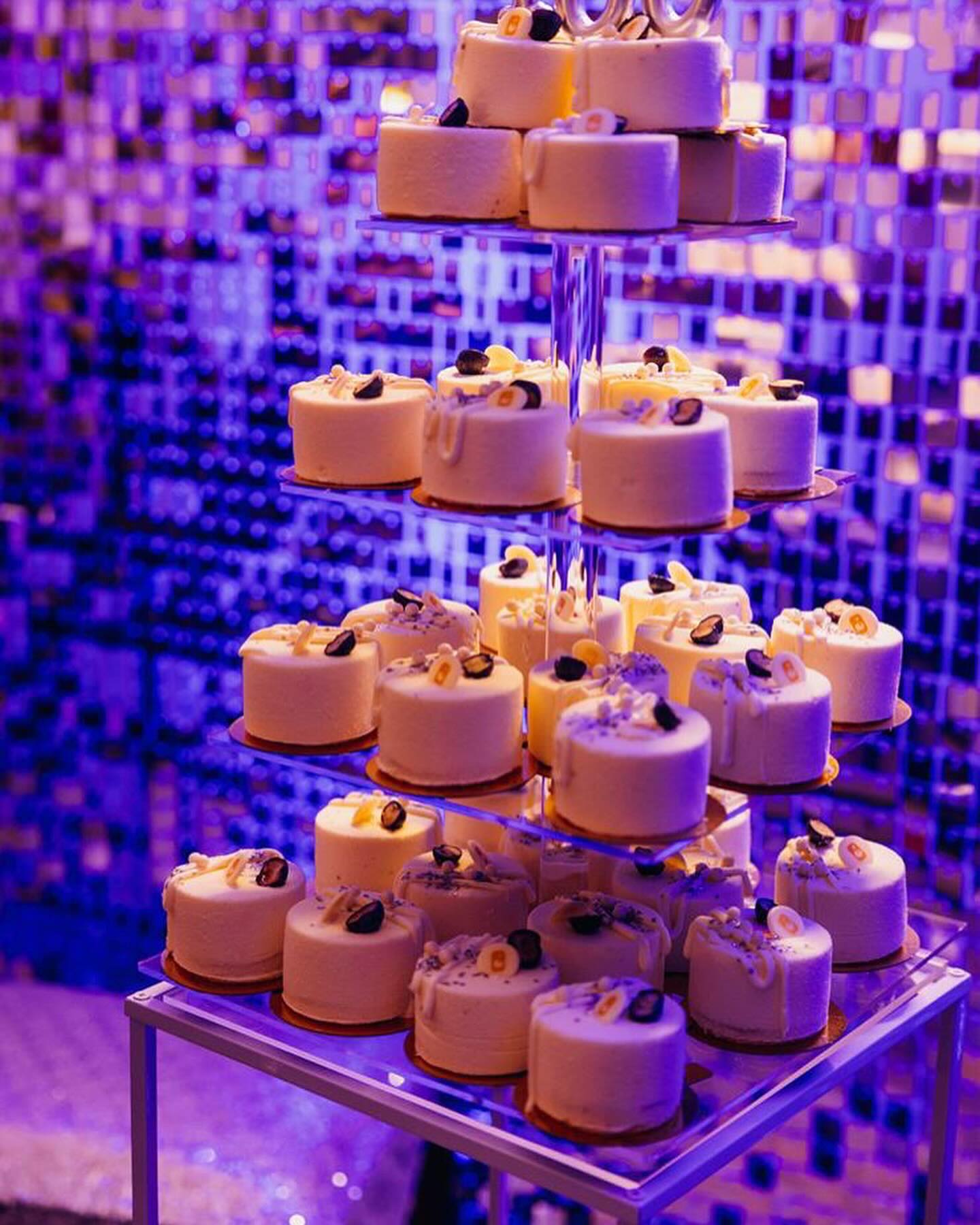 dulcis in fundo 🍰
Little mini cakes @douce.patisserie.cafe
@mauarri
@19vane11