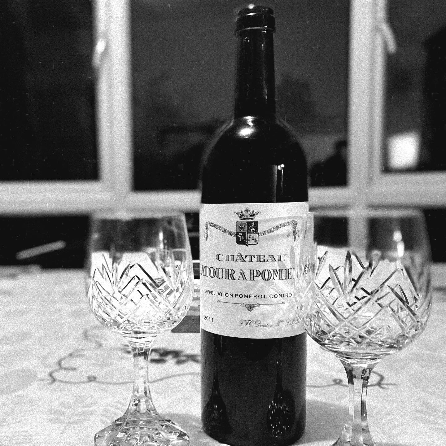 Chateau La Tour
Pomerol 2011
Appearance
Dark ruby in colour with a long lasting grip in the glass.
Aroma
Black cherries with vibrant red berries on the finish. Hints of creamy milk chocolate and a light touch of green herbs rounds it out.
Flavour
Blackberries and red apple give way to subtle tones of red currant and black truffle. Medium bodied with decent extraction. This Pomerol has a complex and transformative profile that lingers in a comforting long lasting finish. Ready to drink now.
Purchased from @harveynichols
#wine #redwine #finewine #alcohol #harveynichols #london #sommelier #pomerol #bordeaux