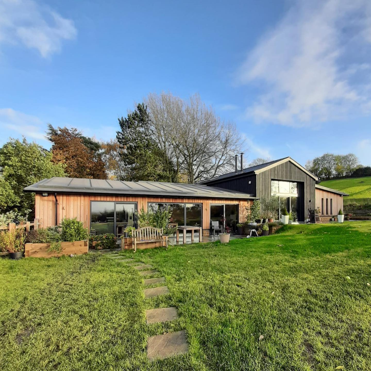Hello 2024 ☀️
Kicking things off with barn conversion in Warwickshire that has been recently completed 🏡
A beautiful homely feel!
#barnconversion #architecture #home