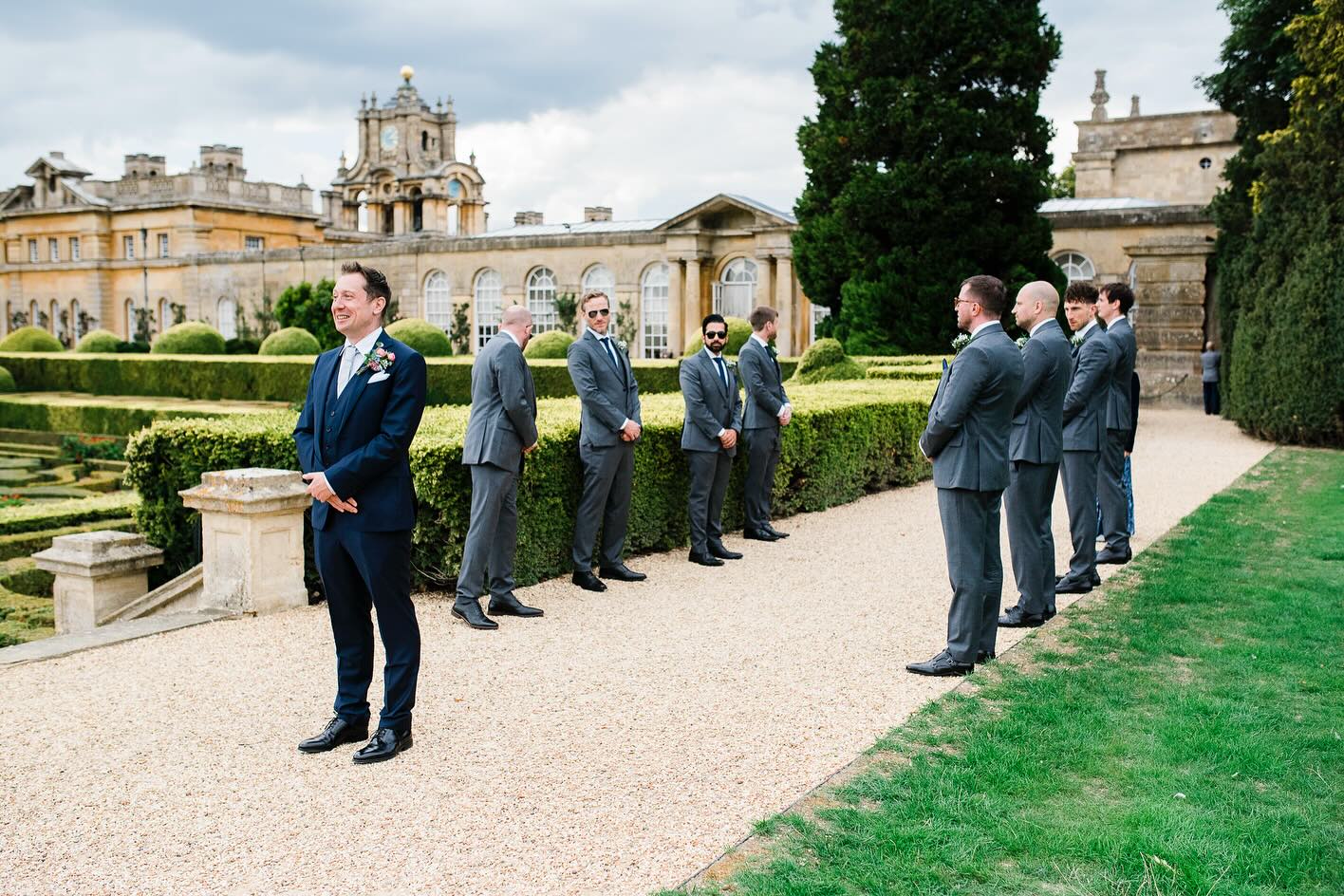 #firstlook in @blenheimpalace in #oxford
@bespokeeventslondon @avantgardecakestudio @londonsdj
…
#oxfordweddingphotographer #londonweddingphotographer #destinationweddingphotographer #weddinginspiration #weddingideas #weddinginspirations