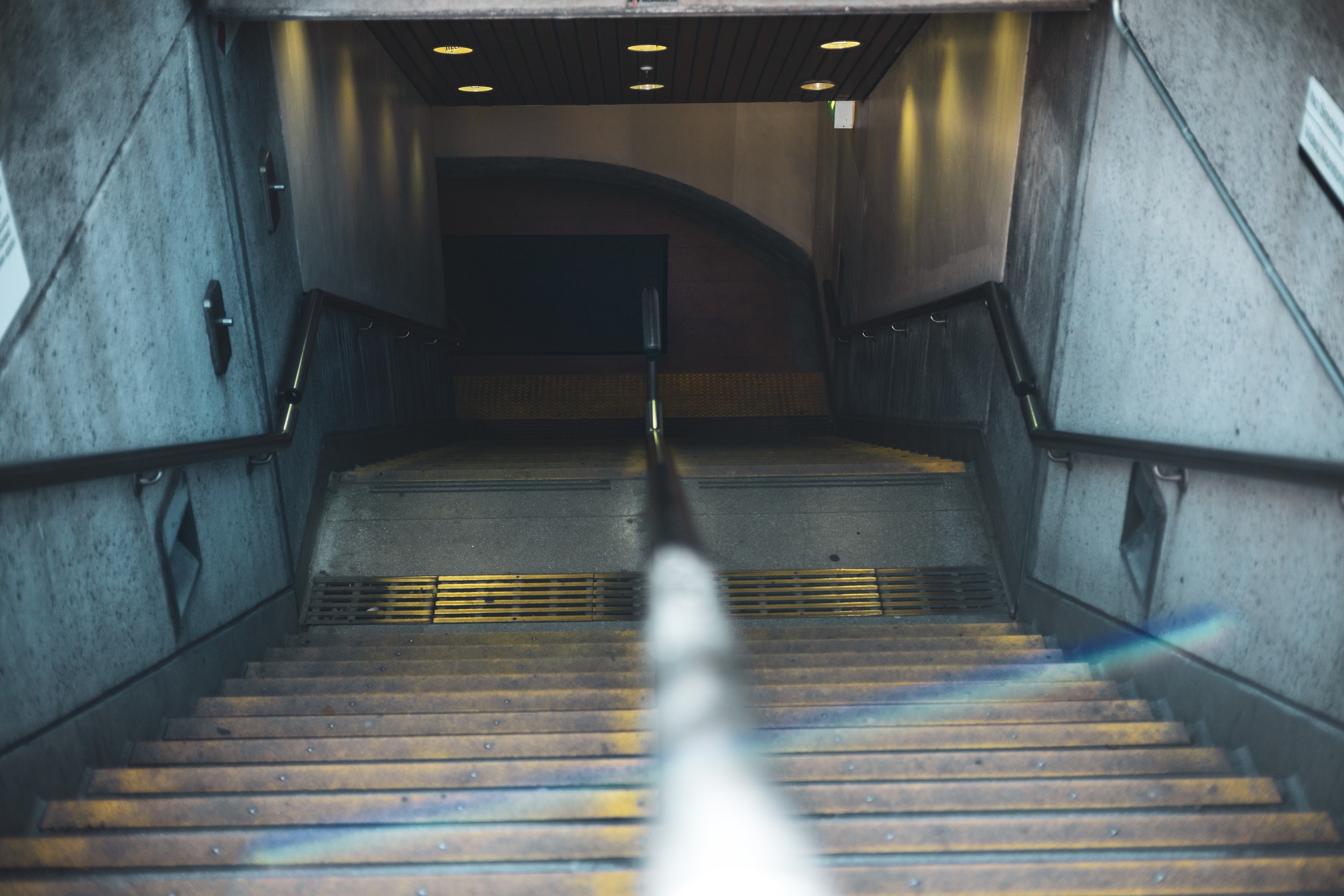 Flagstaff Station - Northern subway entrance.
Located at the corner of Flagstaff Gardens
#melbourne #subway #cityscape #trainline #concrete #urban #city
#stairs #melbournecityloop #publictransport