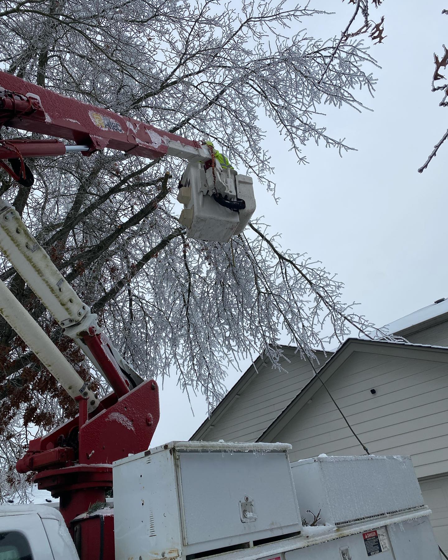 Hello friends, we hope you guys are safe we are working hard to get to you! I have had really bad service and canโt seem to make get calls or make calls this morning. A better way to get a hold of us is filling out our contact form on our website www.AandCTreeServiceOregon.com. If you called and left me a voicemail I received it and you are on the list. Here are some pics of some work we were able to get to yesterday. We got to these very heavy widow makers and hazardous branches over homes just in time. ๐ค๐ฝ