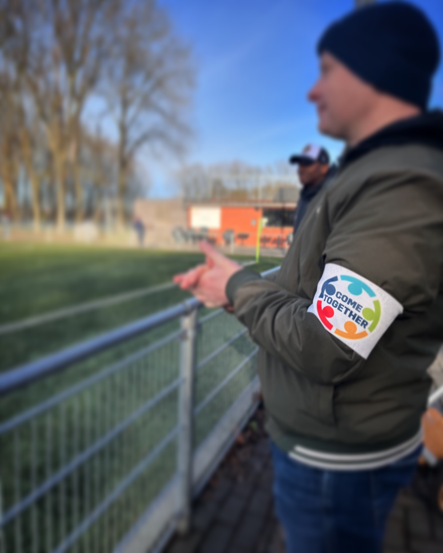Come Together
“We trachten iedereen samen te brengen op het voetbalveld en willen zo discriminatie, racisme, homofobie en andere vormen van ongelijkheid verder uit de wereld helpen.”
- Voetbal Vlaanderen -
Ook wij zijn als club bewust geëngageerd om deze waarden en normen voorop te stellen in onze club.
Met dank aan onze ouders die zich hier ook mee voor willen inzetten kan dit alleen maar succesvol zijn.
Heb jij onze come together ouders al gespot? ☺️
https://www.rbfa.be/nl/over-ons/football-social-responsibility-strategy/come-together
#cometogether #voetbalvlaanderen #samenbouwenaandetoekomst #voetbalvooriedereen