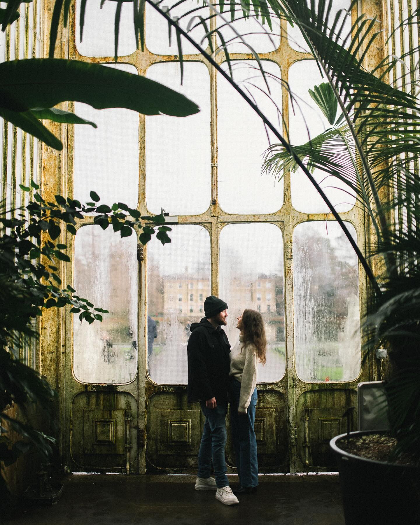 Still editing but I want to share this one with you :) #savethedate #kewgardens #londonwrddingphotographer