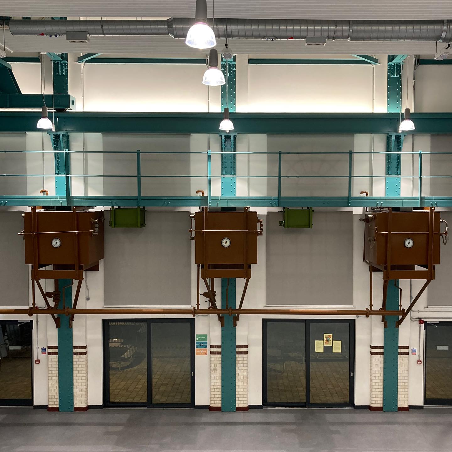 Throwback to an @ribawestmids event at the end of last year at Houlton School in Rugby 🏫
Fantastic to get a talk from the architects, Heyingen & Hayward, as well as get a tour of the new school.
A great example of giving a heritage building a new life as this old Radio Mast Site has been transformed!
#throwback #throwbackthursday #architecture