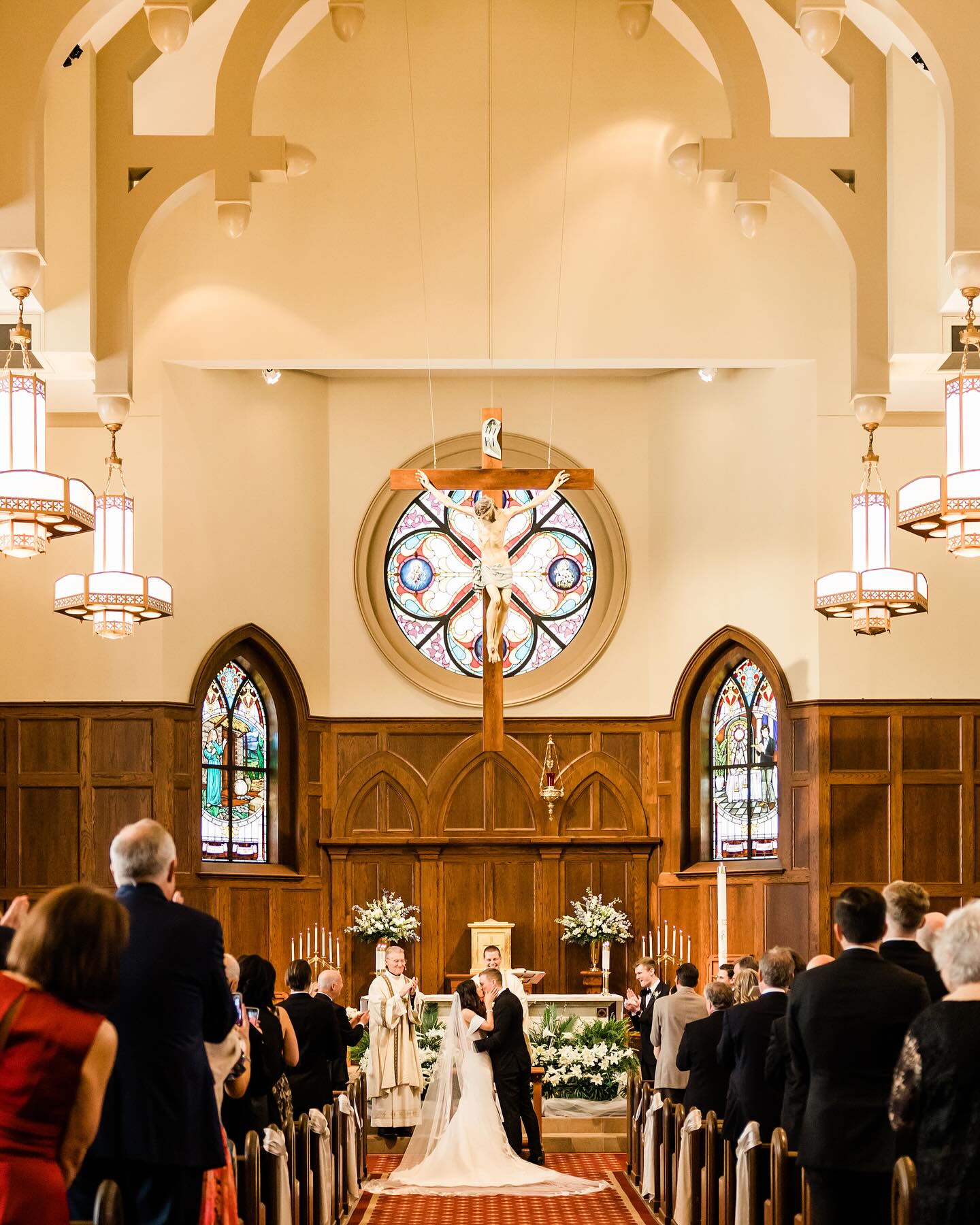 Here’s some photos of Jacquelyn and Duncan’s gorgeous wedding.
Photo: @rebeccacerasani
Wedding Planning, Floral, and Design: @weddingsbyepic
Reception Venue and Cake: @stregisatl
Transportation: @towncaratlanta
Band: @samhillentertainment
Band: @young_hearts_music
Hair and Makeup: @refeyeance
#AtlantaWeddings #atlantaweddingphotographer #atlantaweddingplanner #atlantaweddingvenue #atlantaweddingcoordinator #atlantaweddingphotographers #atlantaweddingmagazine #atlantaweddingflorist #atlantaweddingdesigner #atlantaweddingvideographer