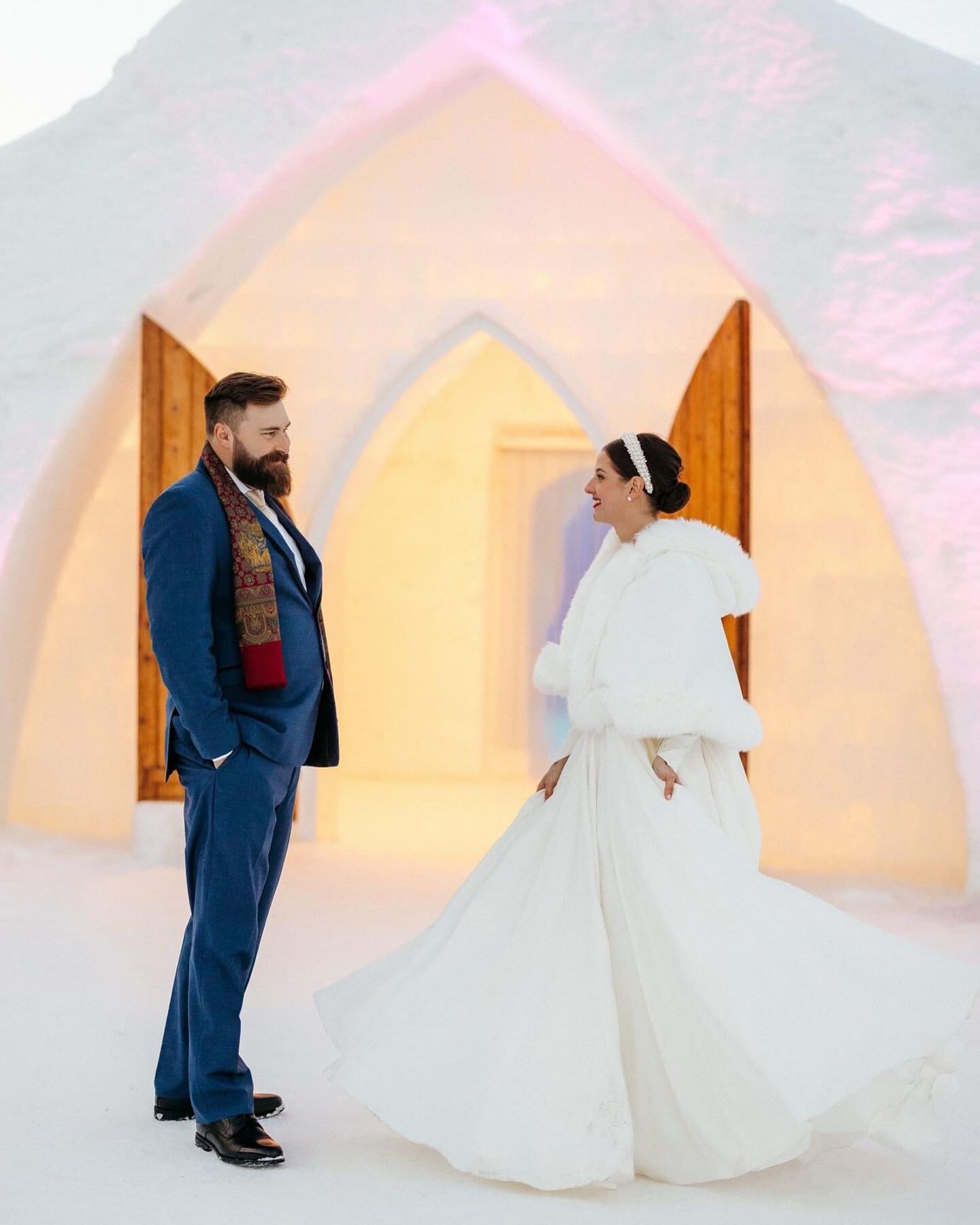 Toi; tu es team Château Frontenac ou team Hôtel de glace?
Corinne & Ryan n’ont pas choisi; ils ont pris les deux 🥹
Te dire à quel point c’était fabuleux ✨
Mariage d’hiver de rêve ❤️
Félicitations encore les amoureux 🫶
Planification; @elisabethb_eb
Maquillage; @marieline.linteau
Lieu cérémonie; @hoteldeglace
Célébrant; M.Lafrance
.
.
#quebeccityphotographer #quebeccitywedding #quebeccityweddingphotographer #mariagevilledequebec #winterwedding #winterweddingquebeccity #winterweddingphotography #icehotelquebec #icehotelwedding