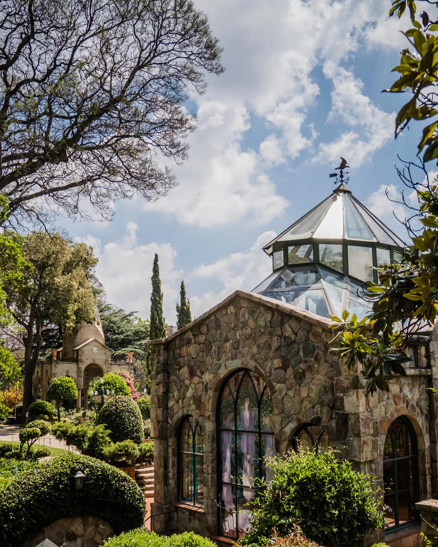 Introducing Shepstone’s Gardens venue:
🌿✨ Welcome to a luxurious Italian garden-inspired venue in the heart of Johannesburg, South Africa. Immerse yourself in the beauty and charm of Italy inspired venue while enjoying the vibrant atmosphere of this cosmopolitan city.
Sheptsone Gardens is an oasis amidst the bustling cityscape and a venue that embraces elegance and grace.
@shepstone_gardens
@alexandersmithstories @echo_photography_film
@enamoredandmotion
@vonvebridalcouture @millanova
@miss.gbrownn
#shepstonegardens #shepstonegardensweddings #johannesburg #johannesburgwedding #southafrica #southafricawedding #weddinginsouthafrica #internationalwedding #weddingplannerworldwild #weddingplanner #destinationweddingplanner #destinationwedding #bridetobe #brides2024 #brides2025