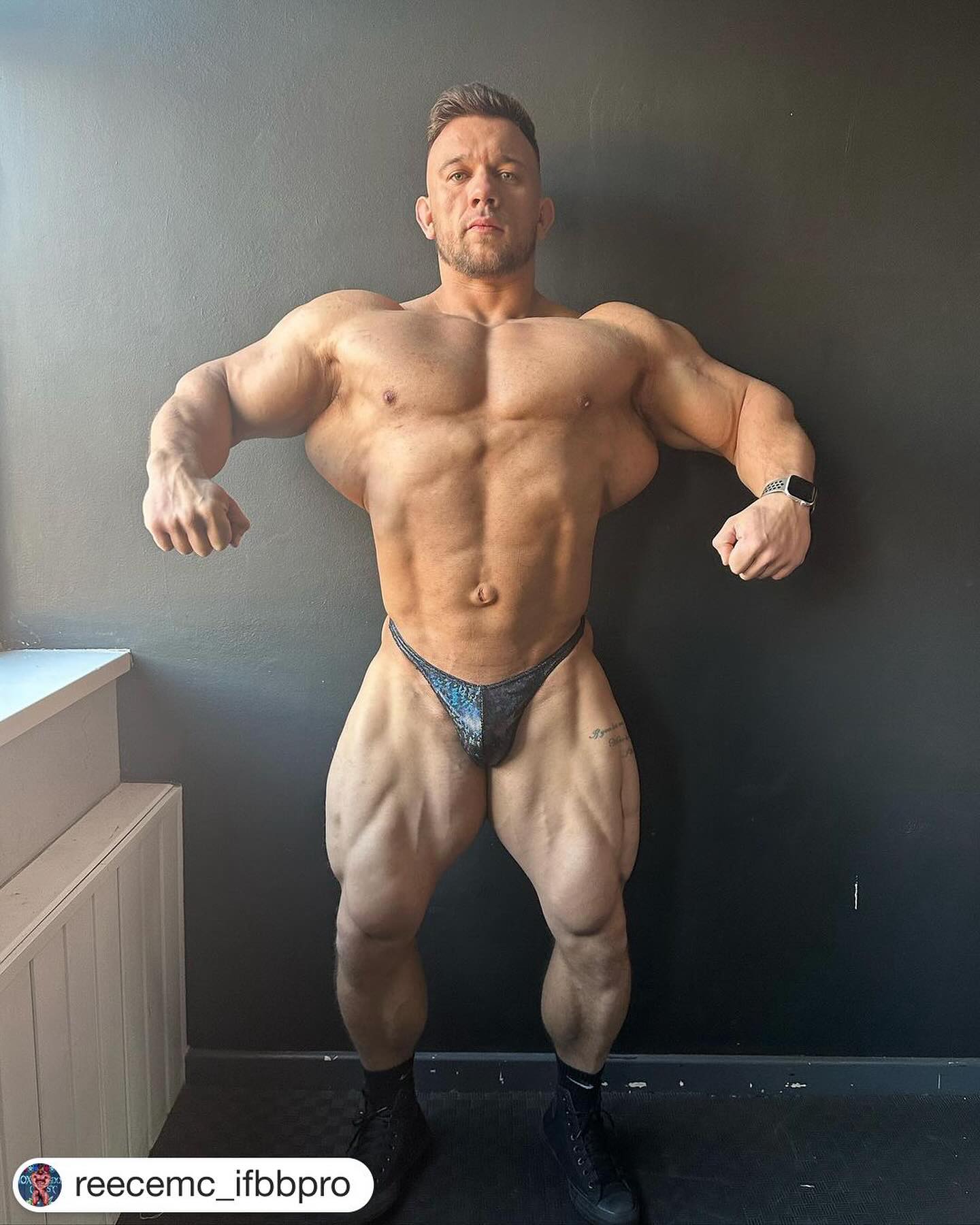 IFBB Pro @reecemc_ifbbpro checking in with his new Black Shattered Glass Super Pro Cut trunks. The super pro cut is the most exceptional cut for really showing off the glutes on stage. We can’t wait to see Reece hit the stage 🔥🏆 #Repost @reecemc_ifbbpro with @get.repost
・・・
267lb fasted
Quarter turn to the right 🤓