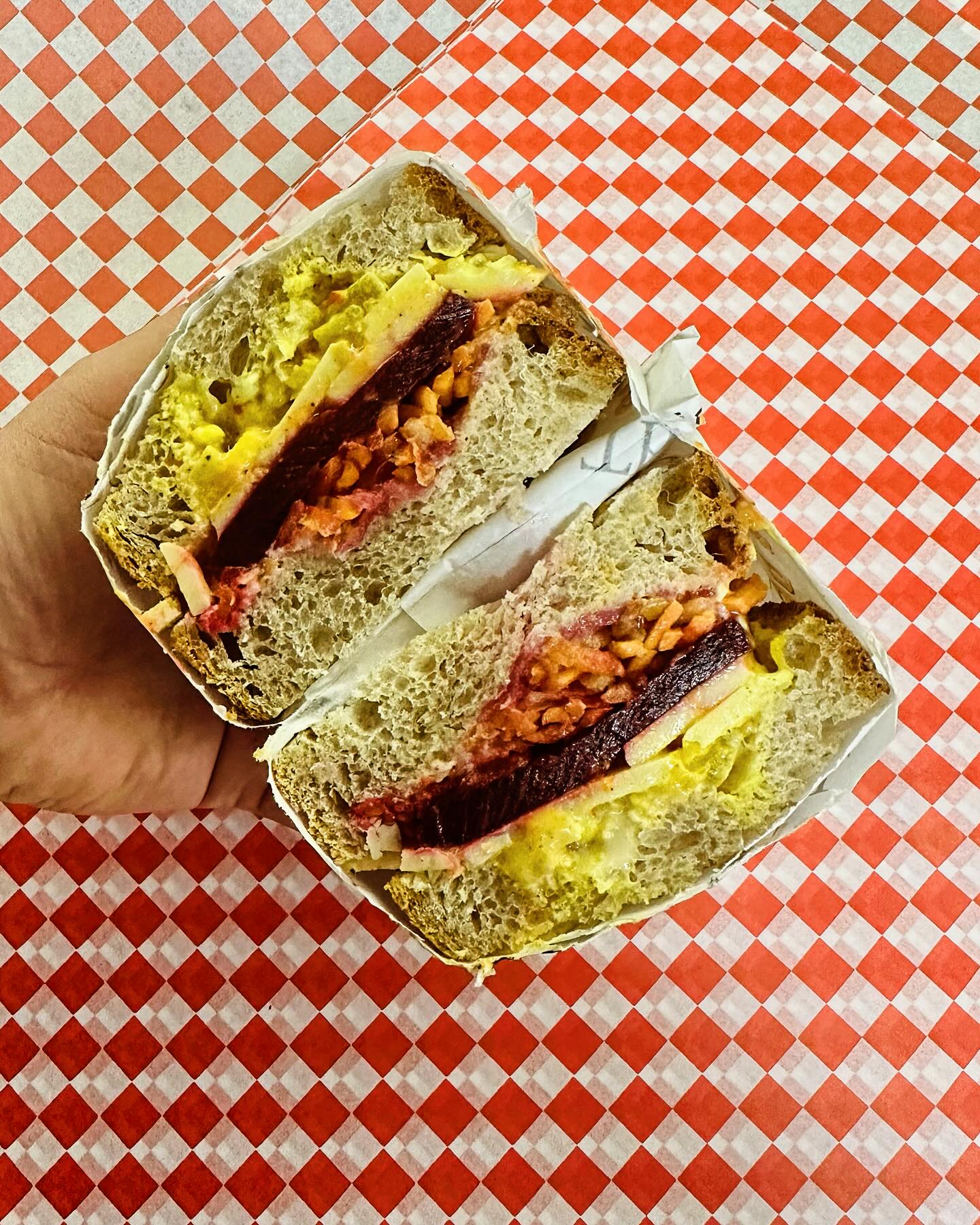 Did you know you can also pre-order(to pick up) our lovely Deli sandwiches? Large amounts not a problem, just let us know in advance💛💪🏻
This month’s Sandwiches:
-Roast Beef: Beef, horseradish mayo, watercress, onion chutney 11,50
-Ploughman’s: Cheddar, beetroot, piccalilly, carrot, apple, pickled onions 10,50
-Chicken Caesar: Chicken, anchovy mayo, gem lettuce, garlicky breadcrumbs, Parmesan cheese 11,50
-BLTC: Bacon, lettuce, tomato chutney, curry mayo, pickled onions 11,50
email to pre-order if you want a bunch :) : info@thecottage.amsterdam