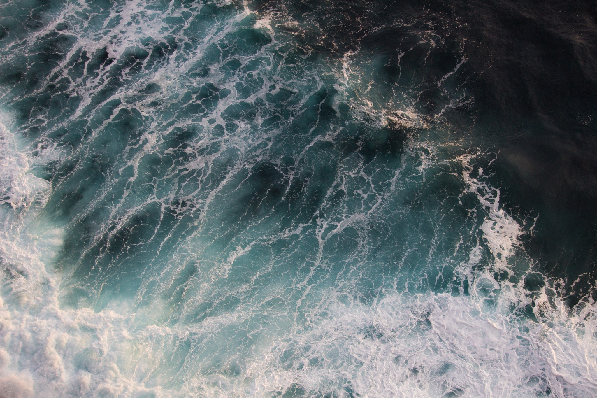 // wanderlust (noun); a strong desire to urge to wander or travel and explore the world
#wanderlust #missingtheocean #ocean #oceanart #waves #childrenofthetides
#travel #explore #photography #outdoorphotographer #stademagazine