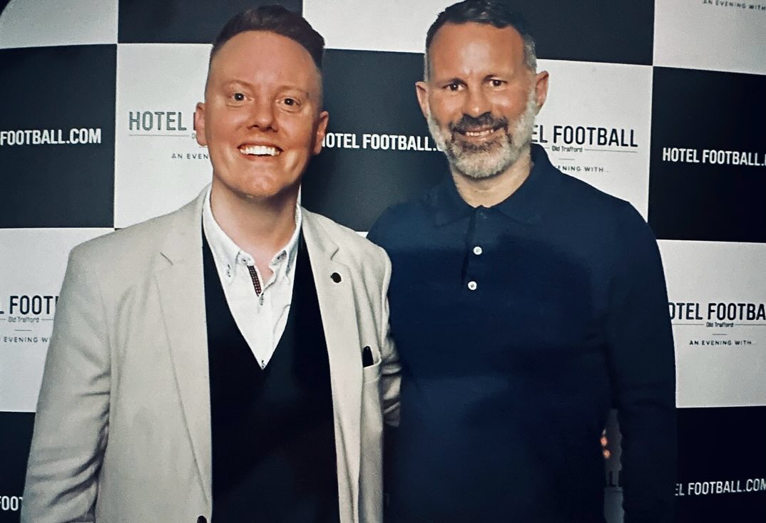 Great to be in the company of Ryan Giggs at @hotelfootballuk once again and be apart of his Q&A evening which gives an insight into his amazing career. It was also fantastic to meet Mickey Thomas, another Man Utd legend, there and lots of familiar faces who I was lucky enough to share my magic with.
#livingthedream