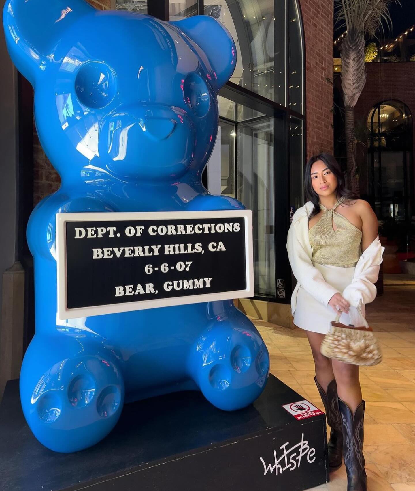 New celebrities on @rodeodrive, ready to take photos with you ๐๐ฉท
Made by @whisbe ๐งธ
Thank you @tmiiks @_vanessaborge