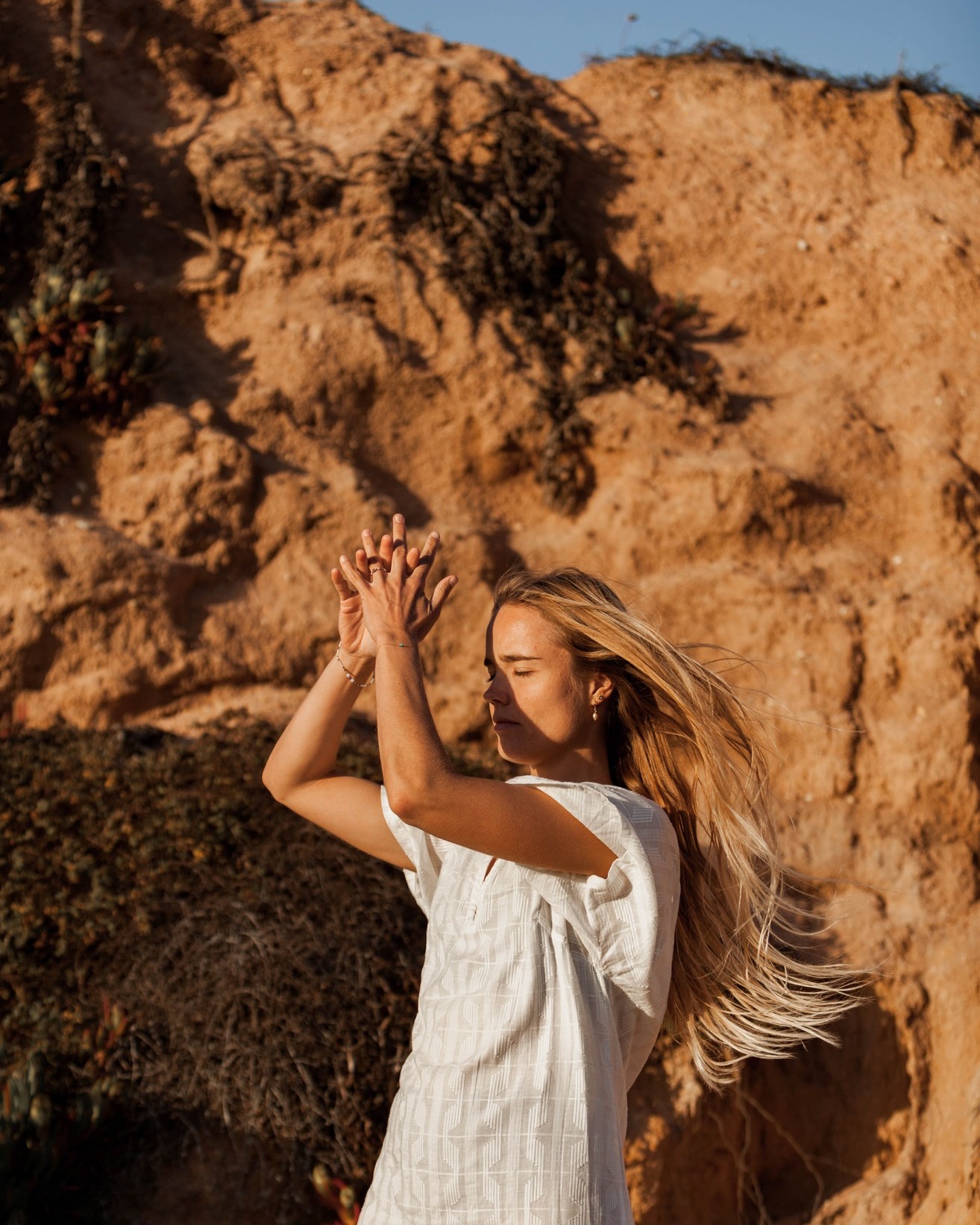 // with @ninabotzen in Portugal
#portrait #portraitphotography #photographer #model #portugal #ericeira