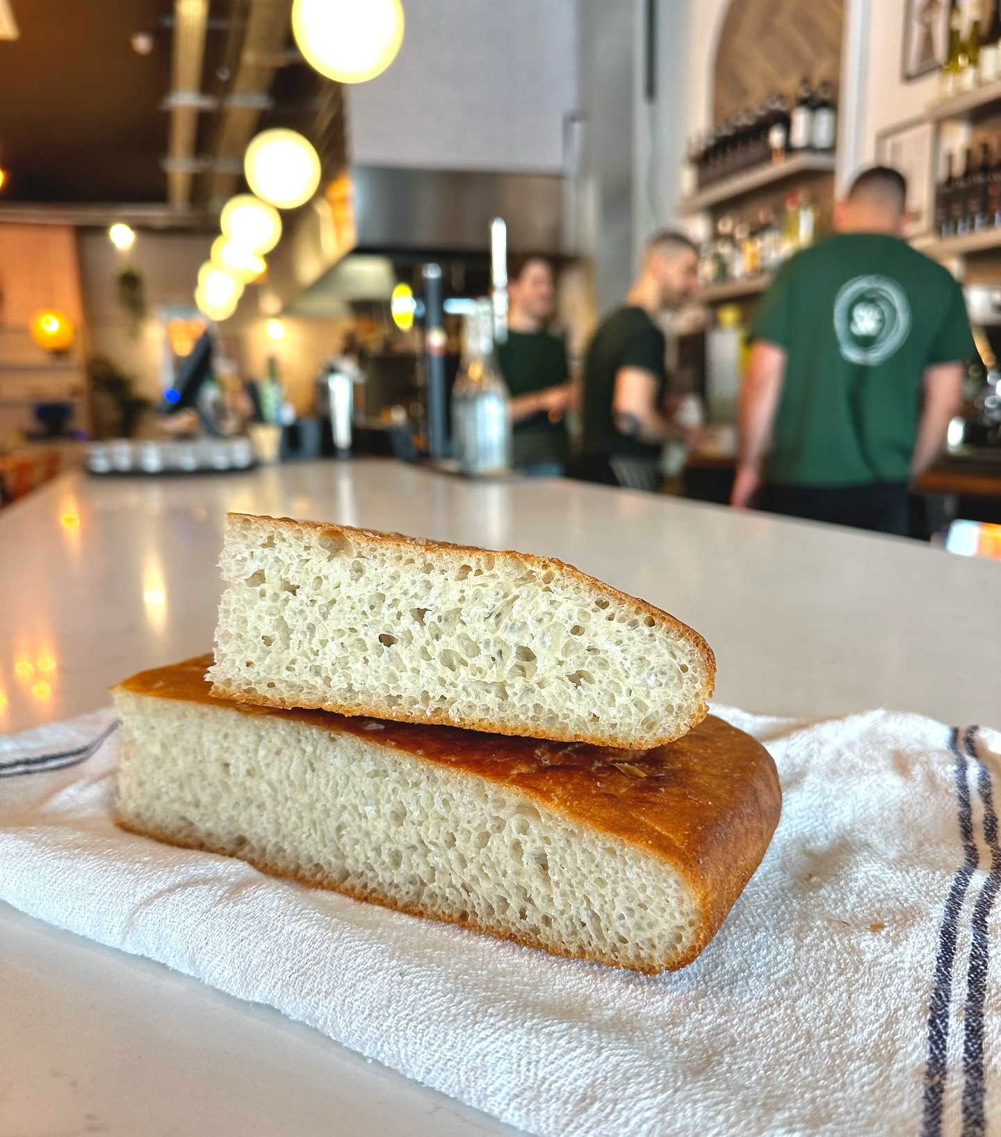 Crunchy on the outside, soft in the middle, full of healthy goodness from @wildfarmed flour, yes! Thatβs our home made focaccia!
#restaurant #maidenhead #food #delicious #focaccia #bread #natural #tasty #healthyfood #sauceandflour