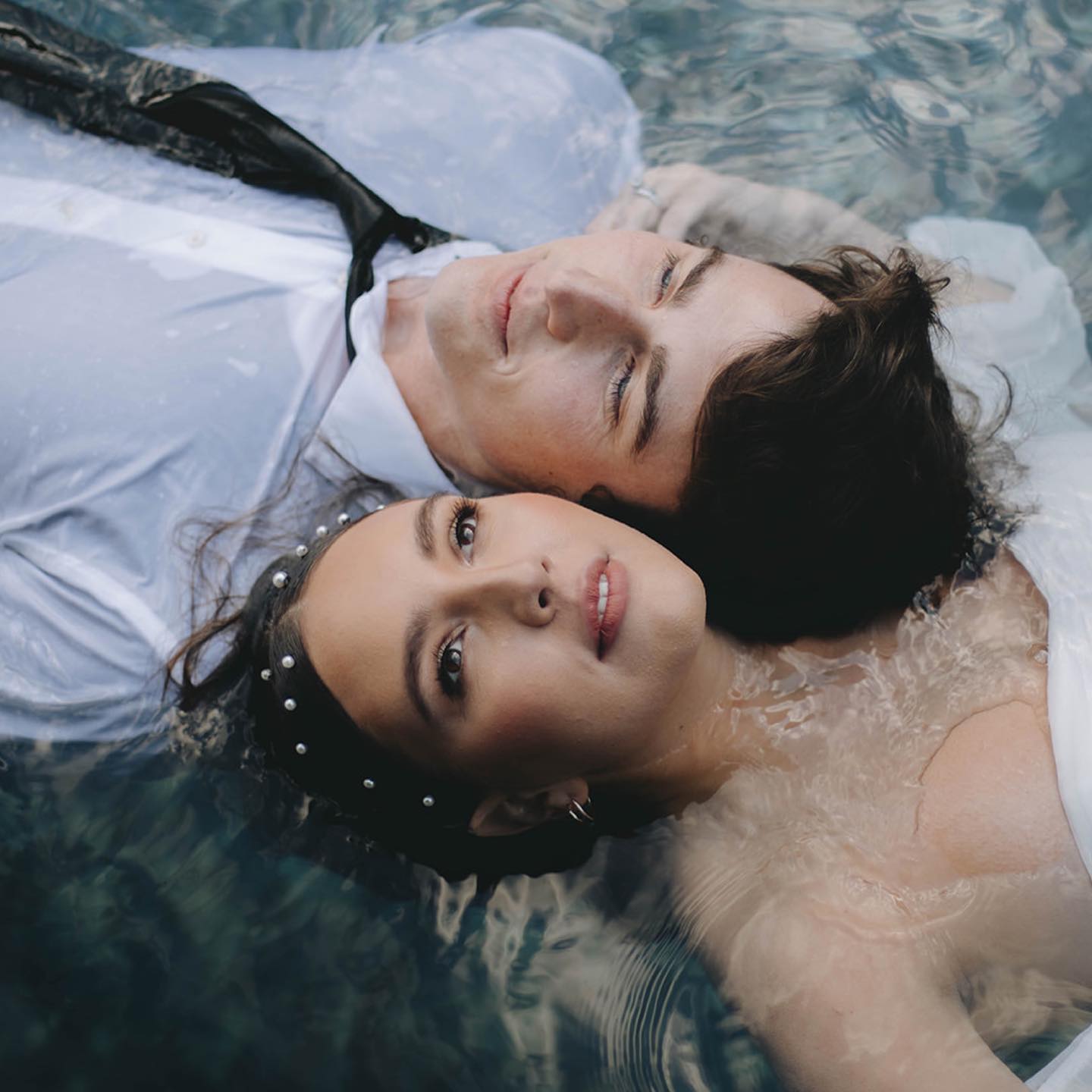 I love when couples are super adventurous, and are down for anything! We all looked at the pool, then at each other, and said hell yeah!
Venue: @thepalmranch
Dresses: @aroyalmoment
Hair: @jaroslava_rigova
Make-up: @makeupbysanndy